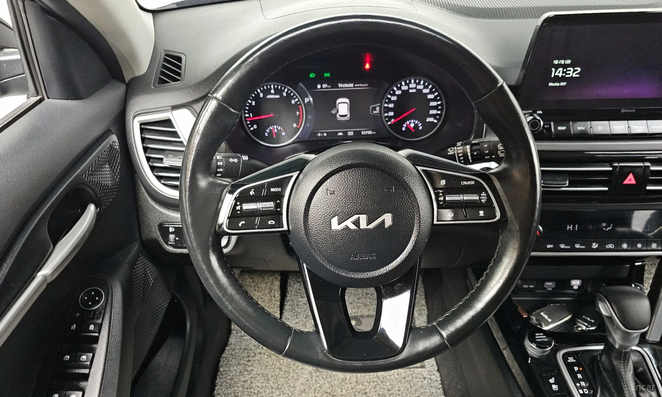 Kia Seltos превью 13