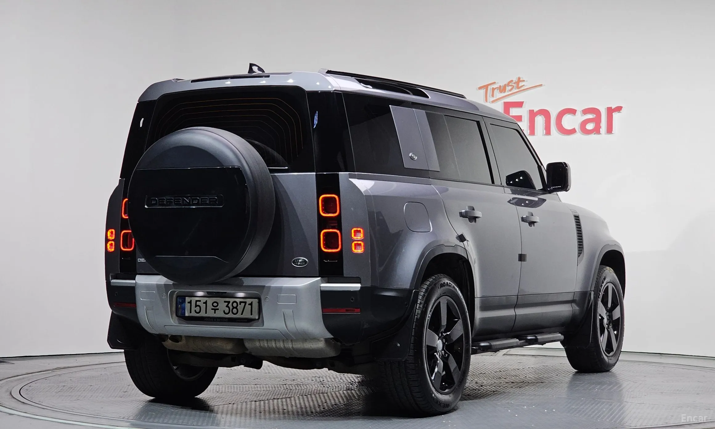 Land Rover Defender (L663)
