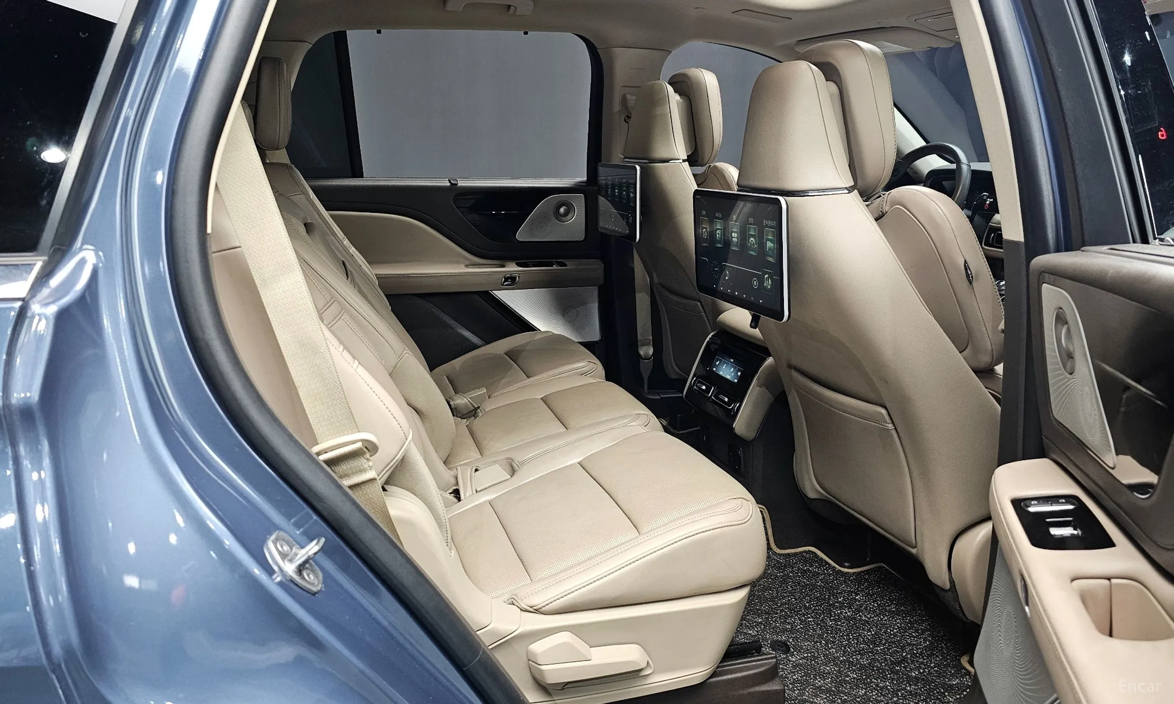 Lincoln Aviator 2nd Generation превью 12