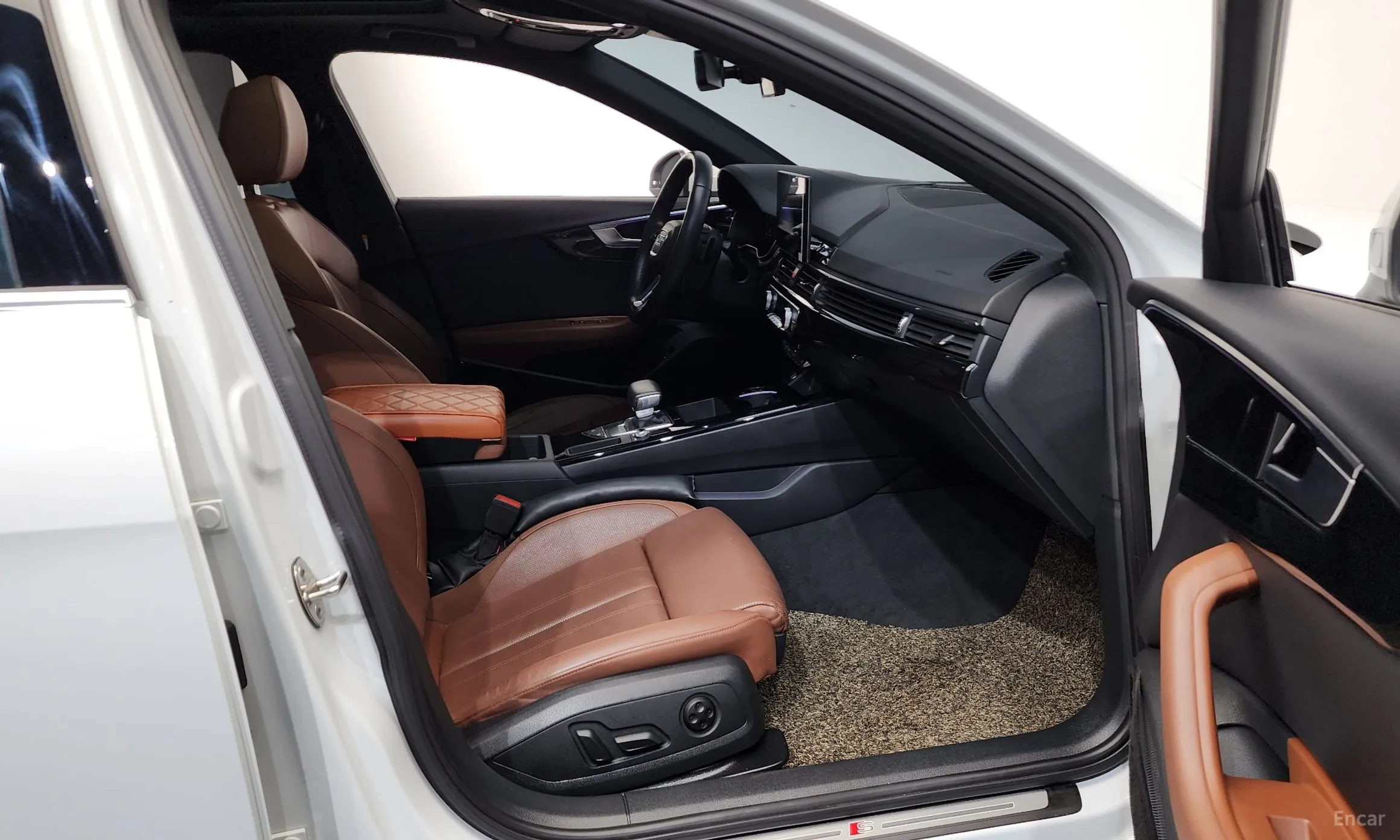 Audi A4 (B9) превью 11
