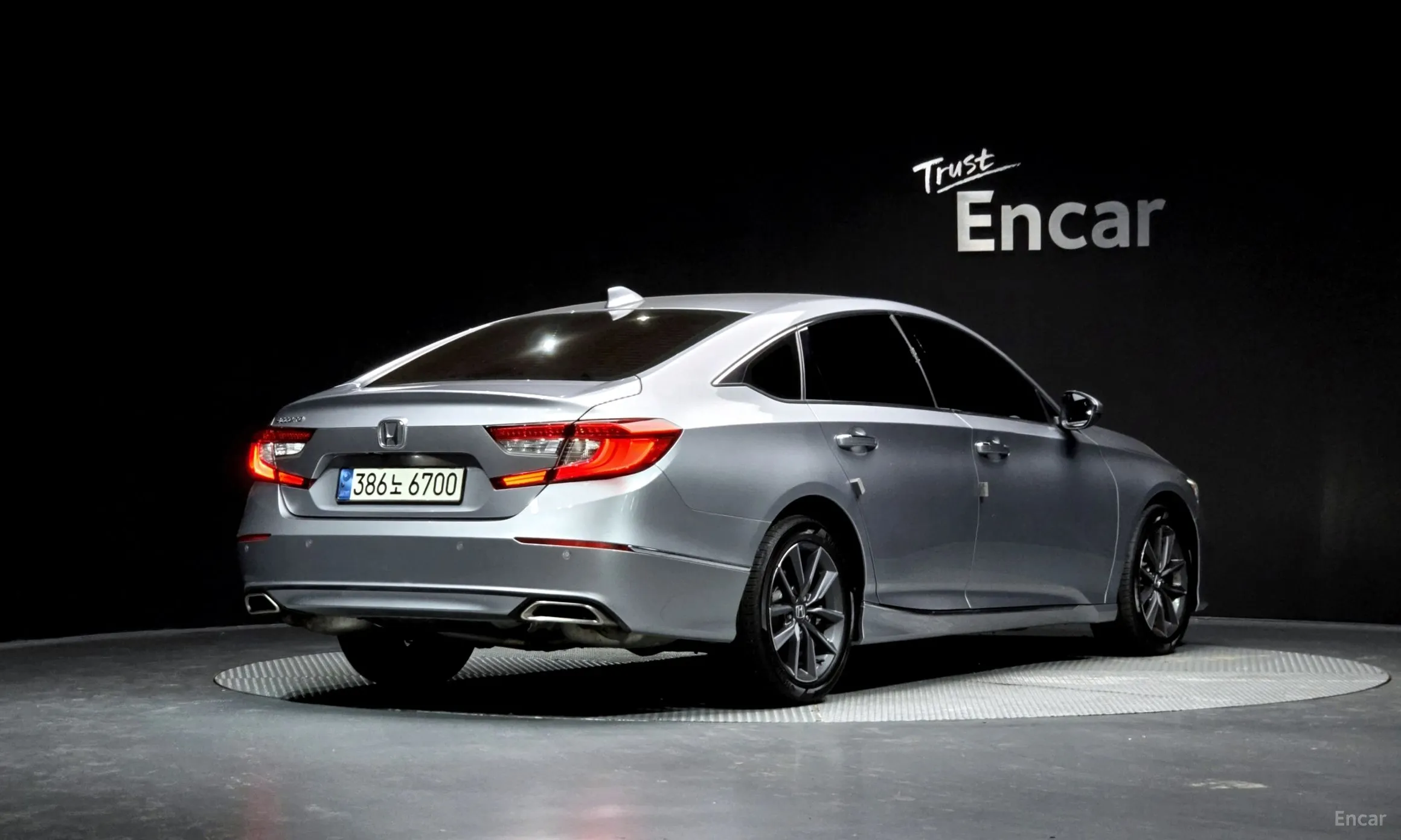 Honda Accord 10th Generation превью 2