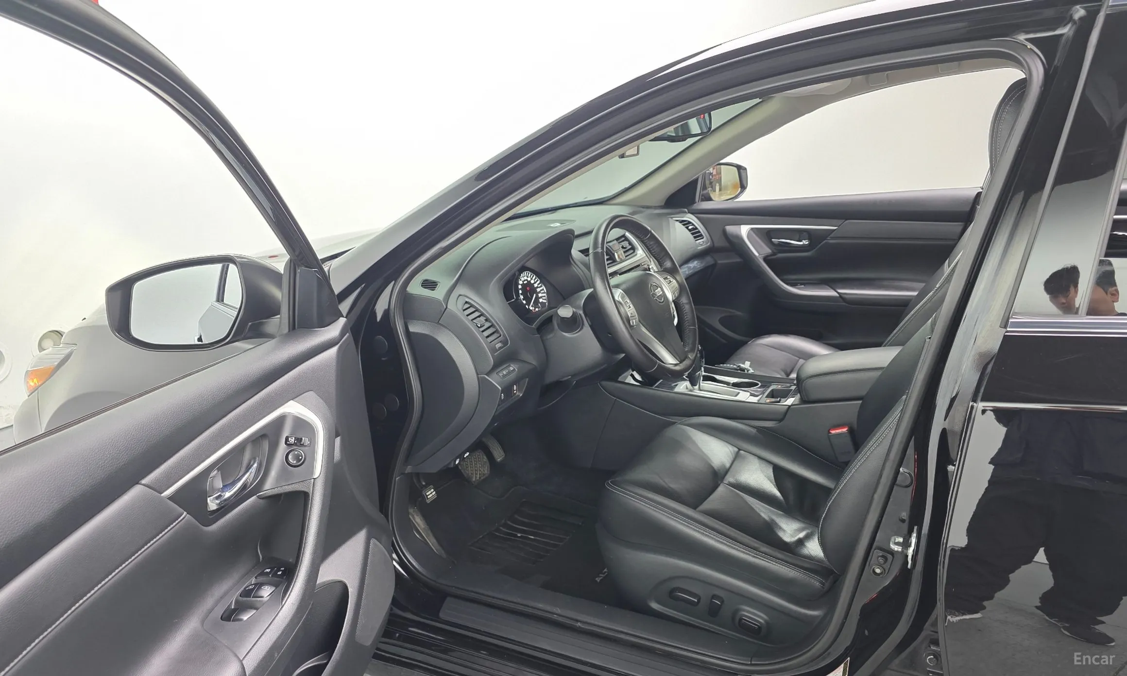 Nissan Altima превью 11
