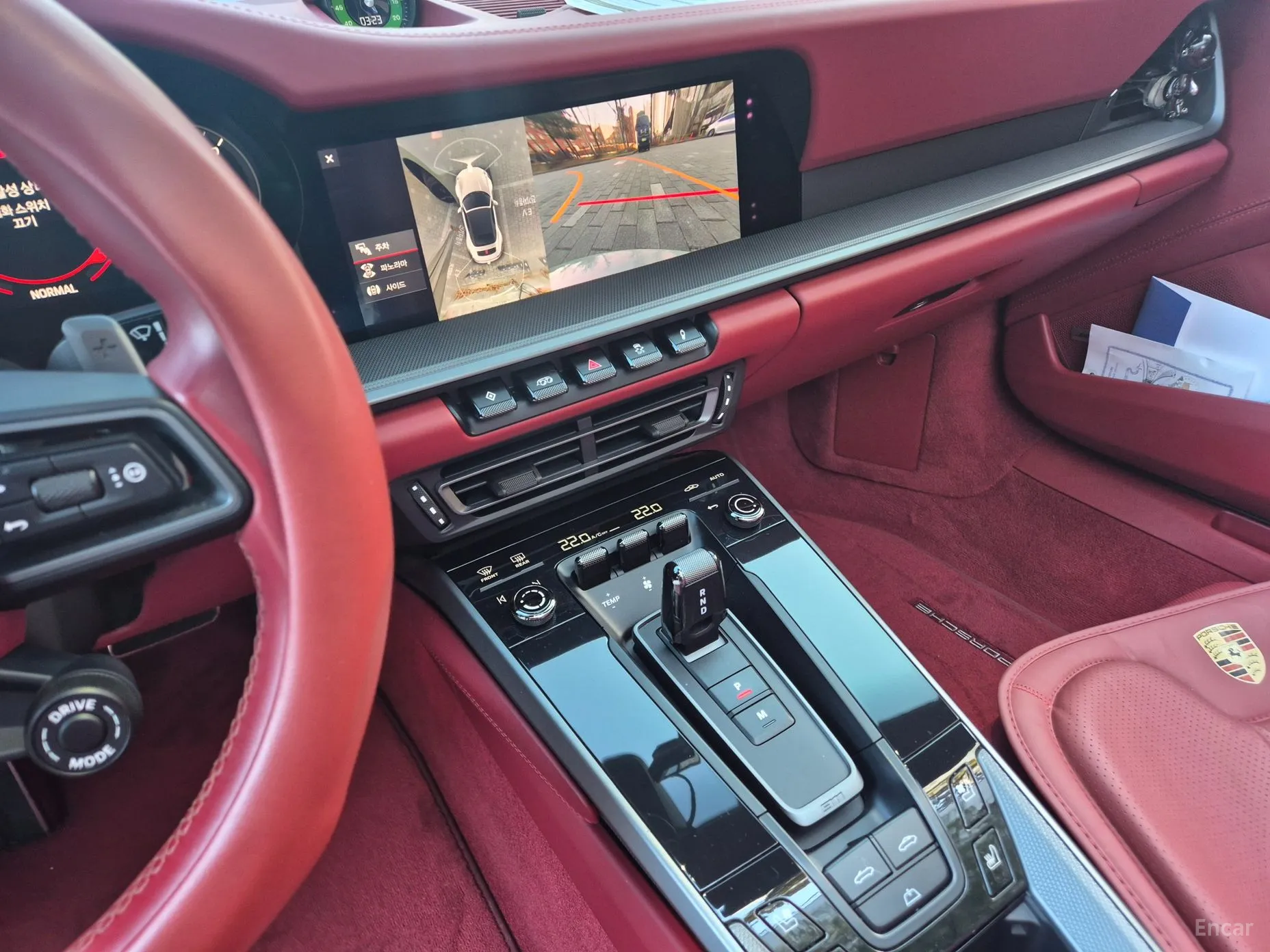 Porsche 911 (992) превью 10