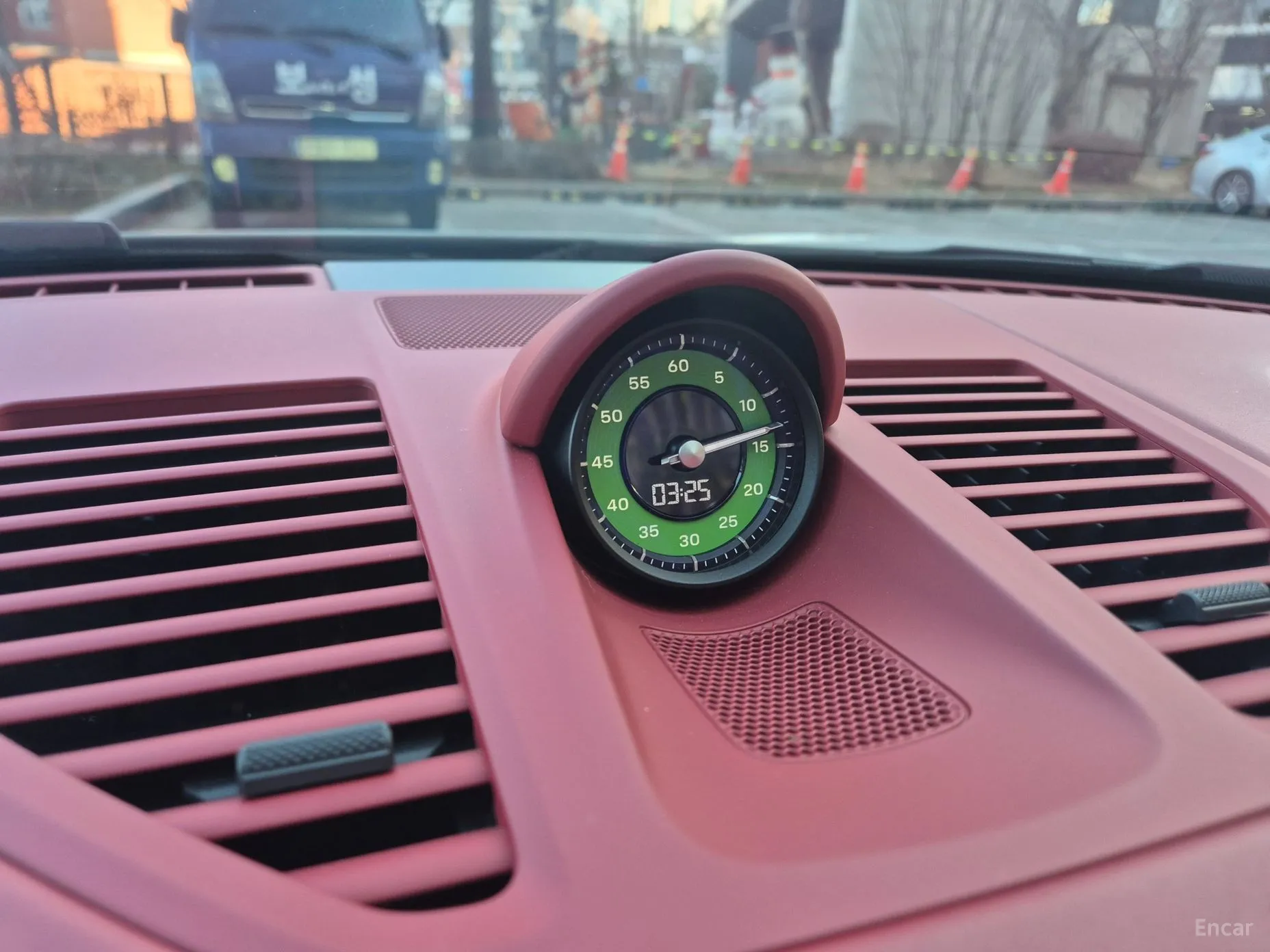 Porsche 911 (992) превью 13