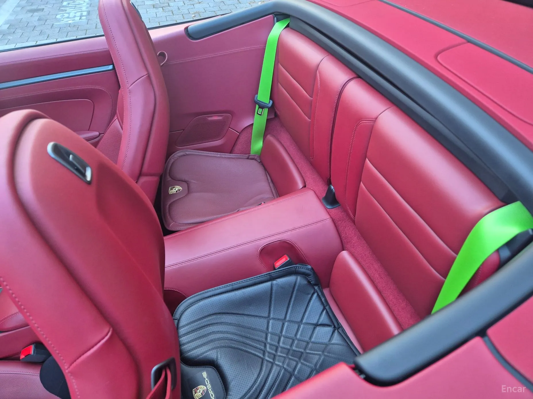 Porsche 911 (992) превью 17