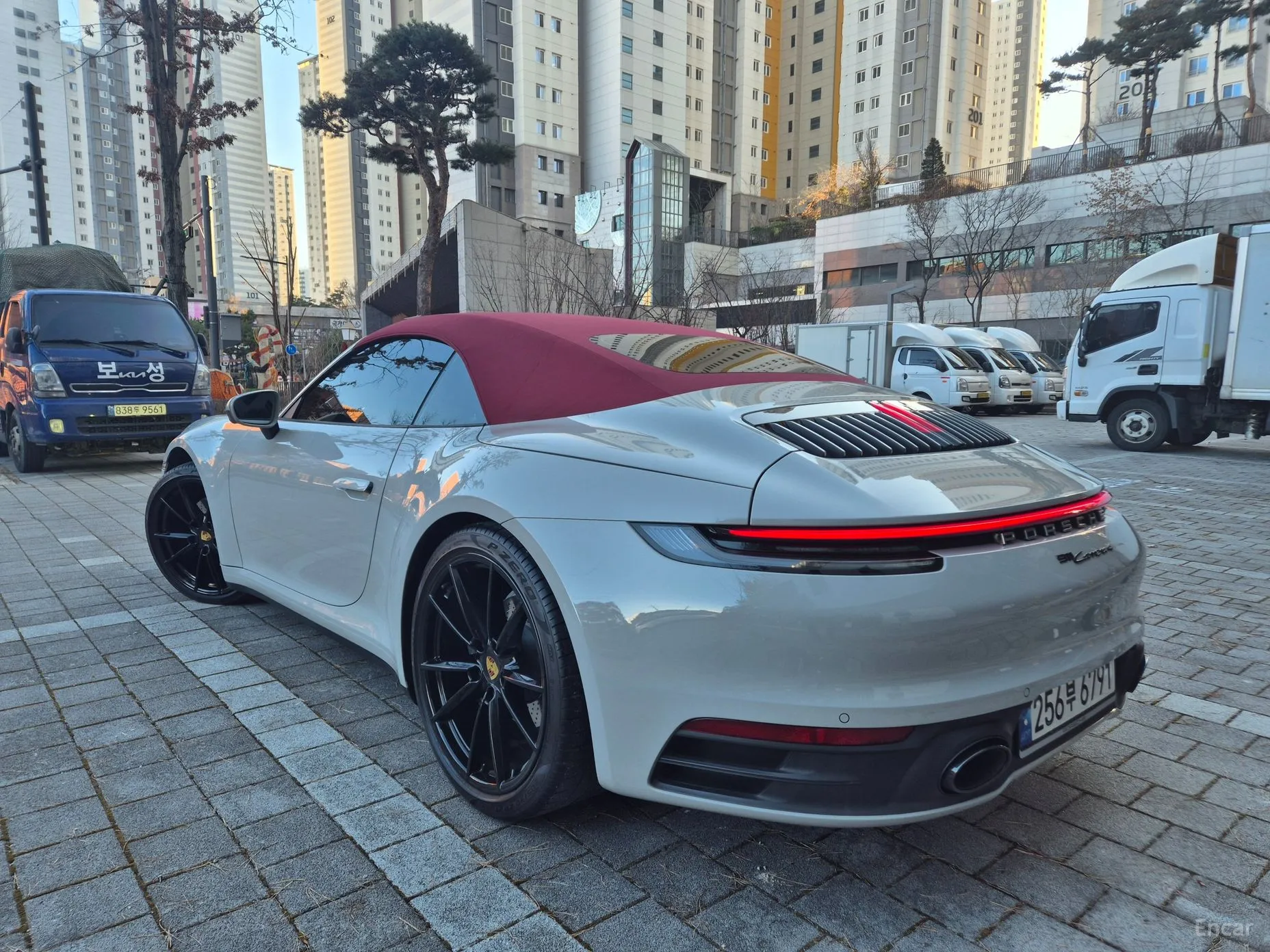 Porsche 911 (992) превью 6