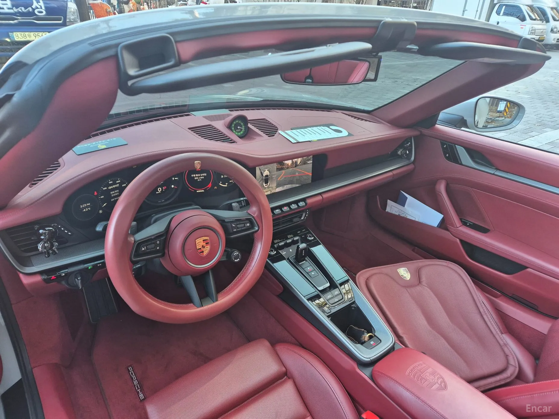 Porsche 911 (992) превью 9