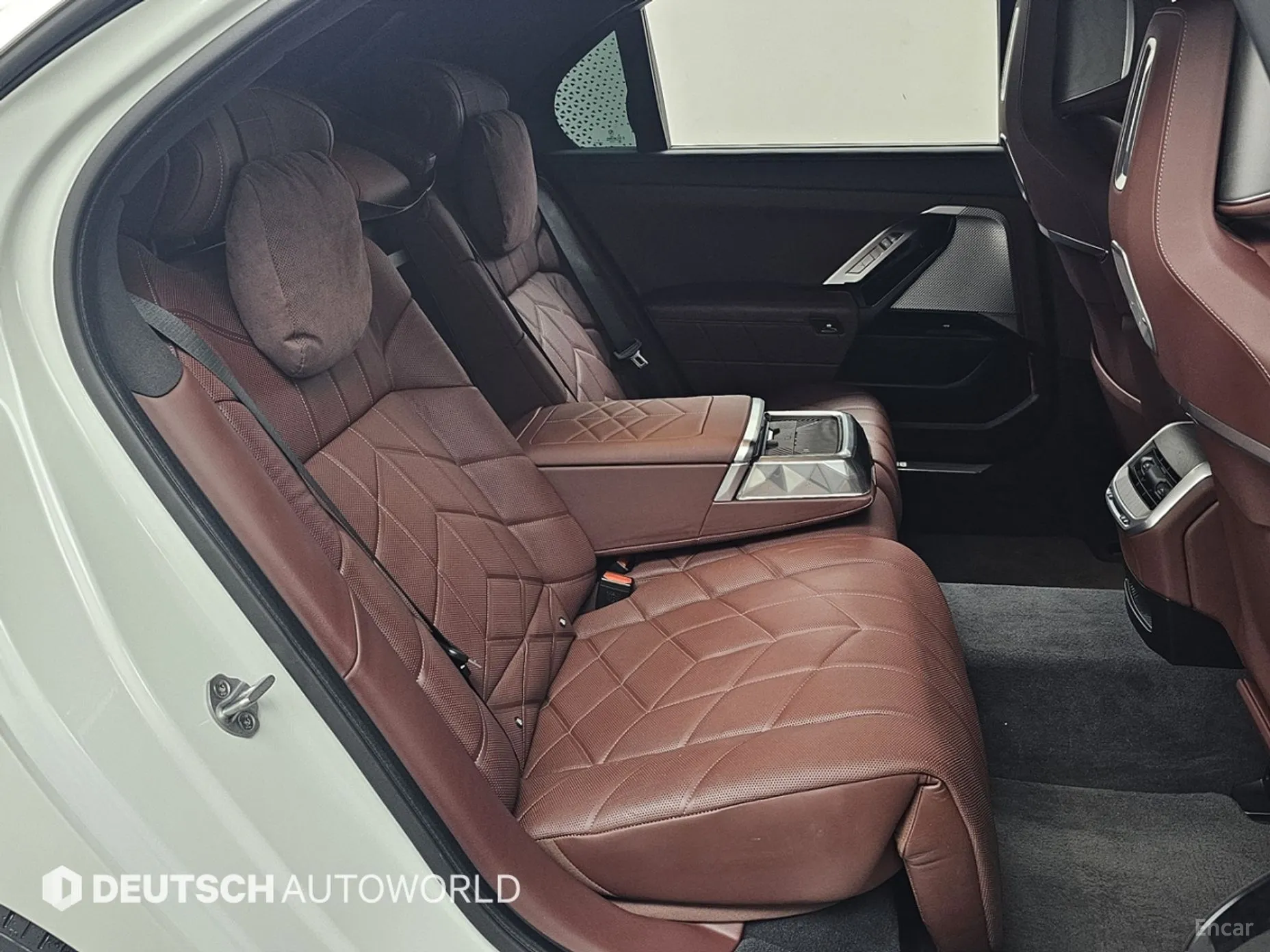 BMW 7 Series (G70) превью 12