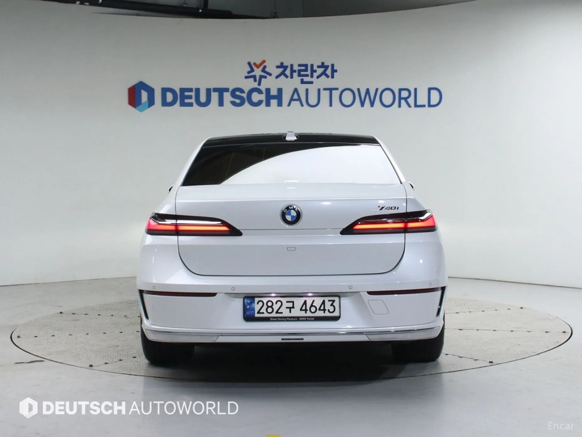 BMW 7 Series (G70) превью 4