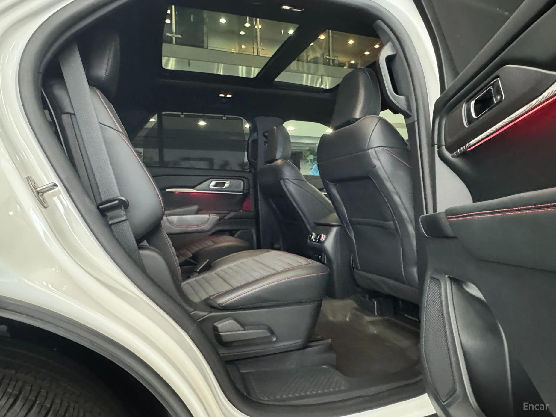 Ford Explorer 6th Generation превью 19