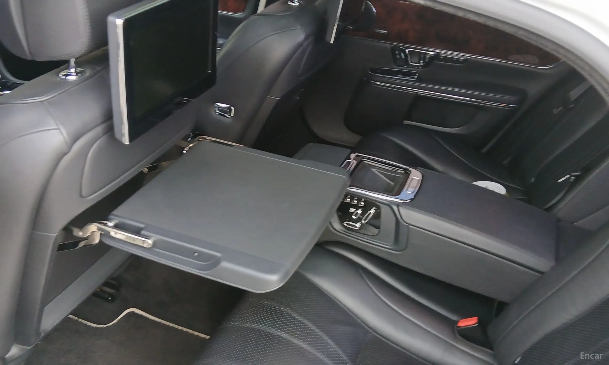 Jaguar All New XJ превью 16