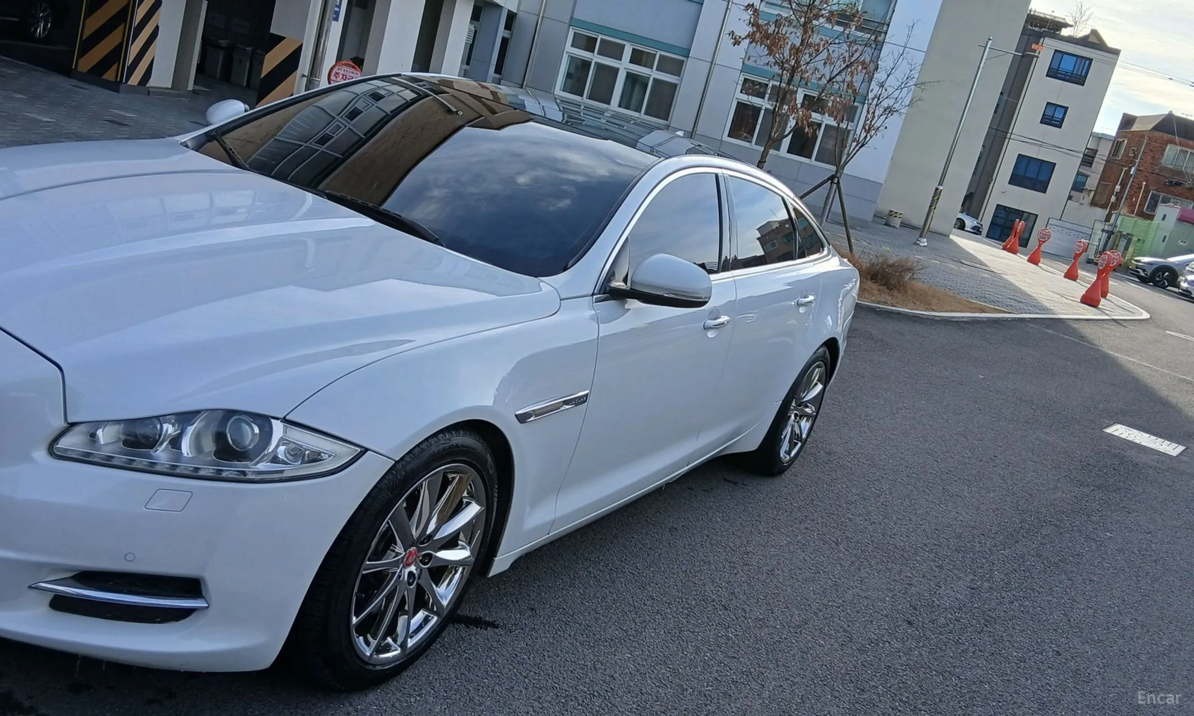 Jaguar All New XJ превью 4