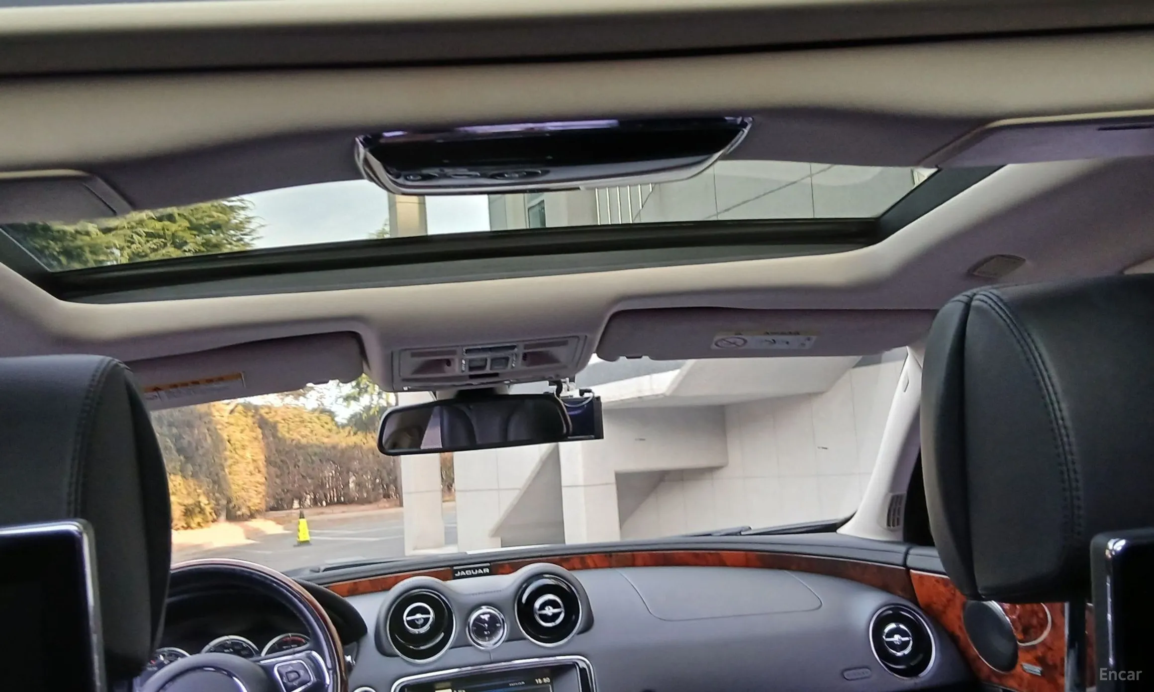 Jaguar All New XJ превью 9