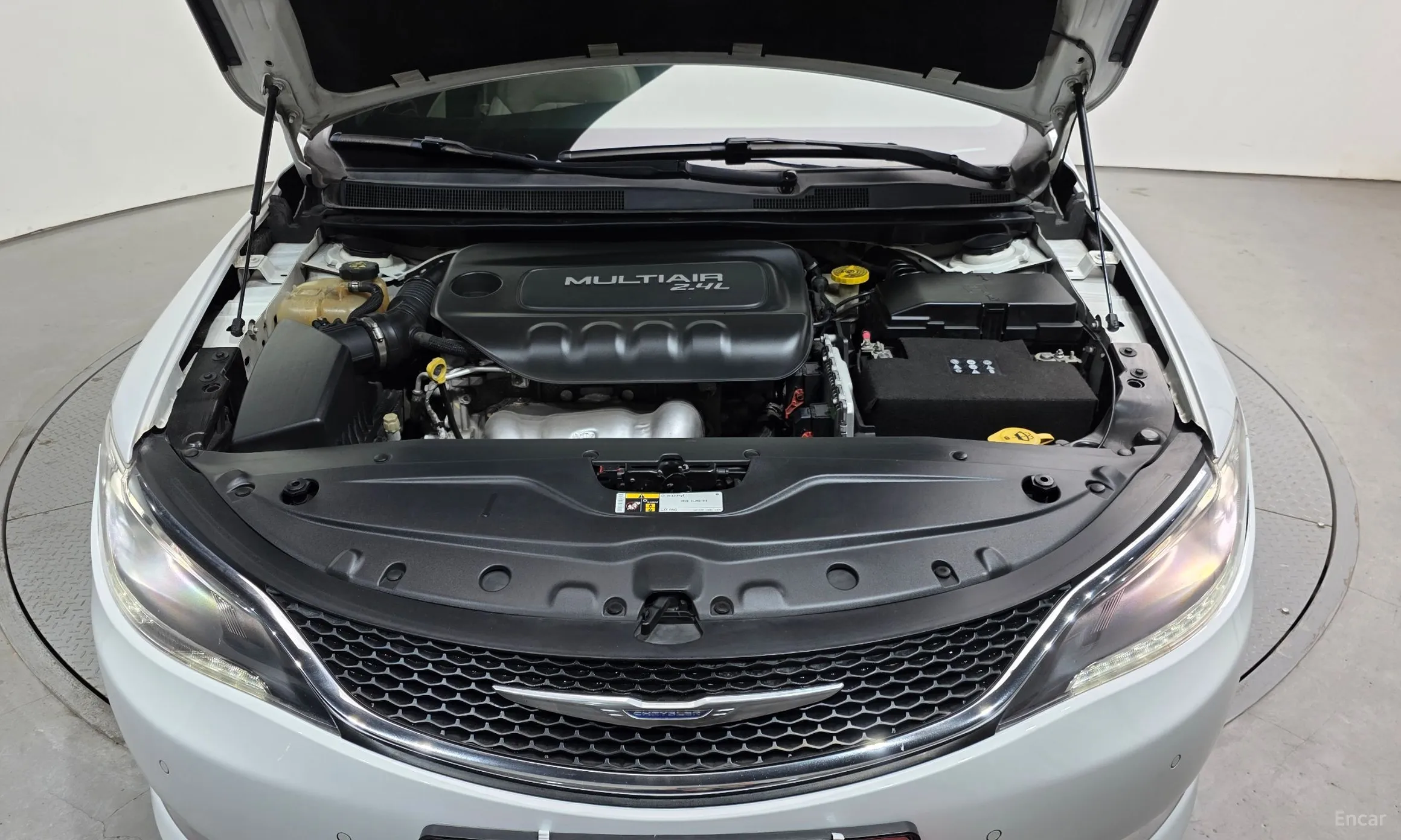 Chrysler 200 Second generation превью 6