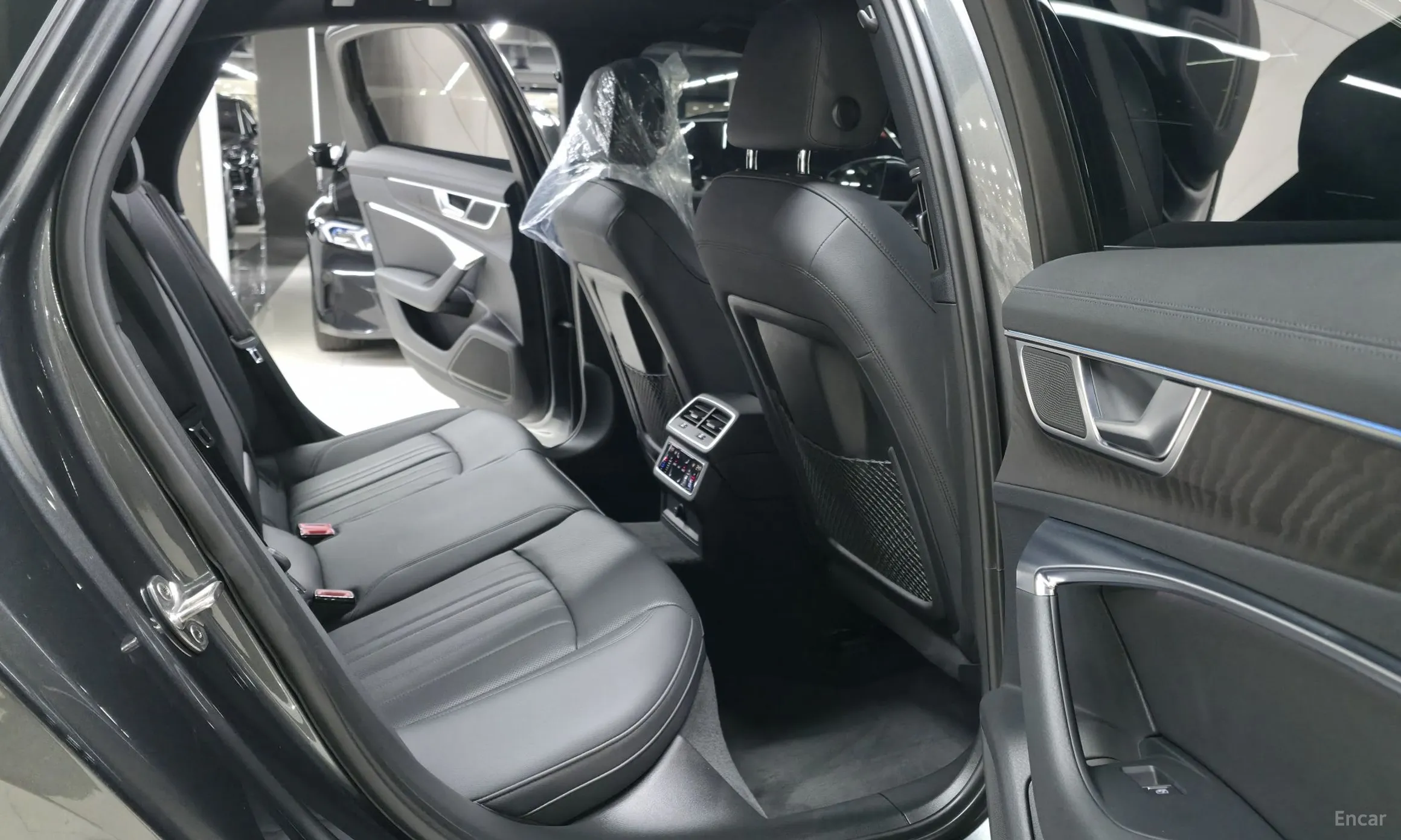 Audi A6 (C8) превью 10