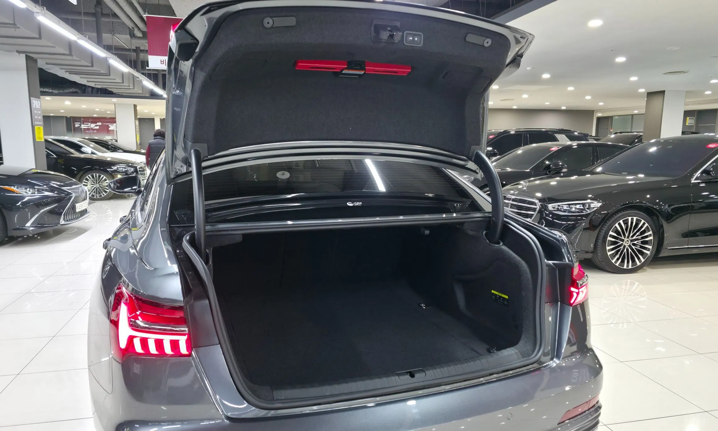 Audi A6 (C8) превью 7