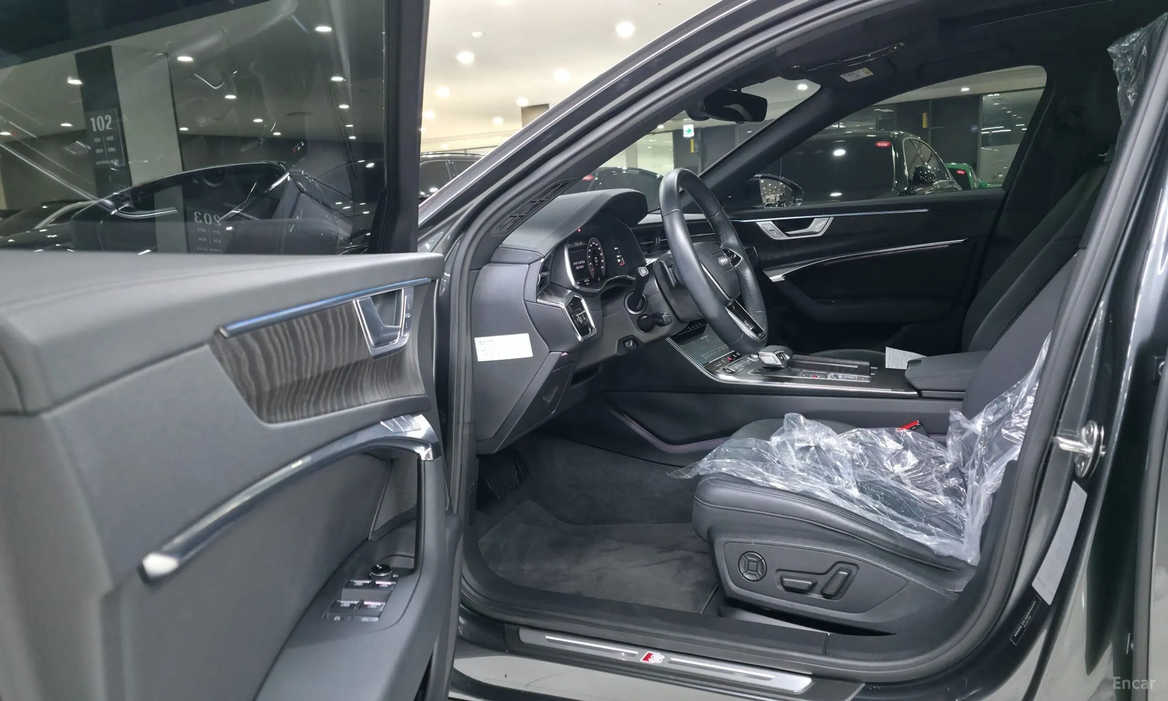Audi A6 (C8) превью 9