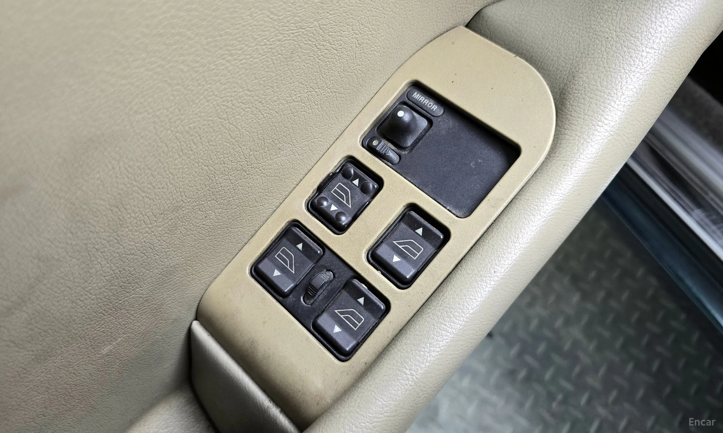 Jaguar XJ-6 превью 14