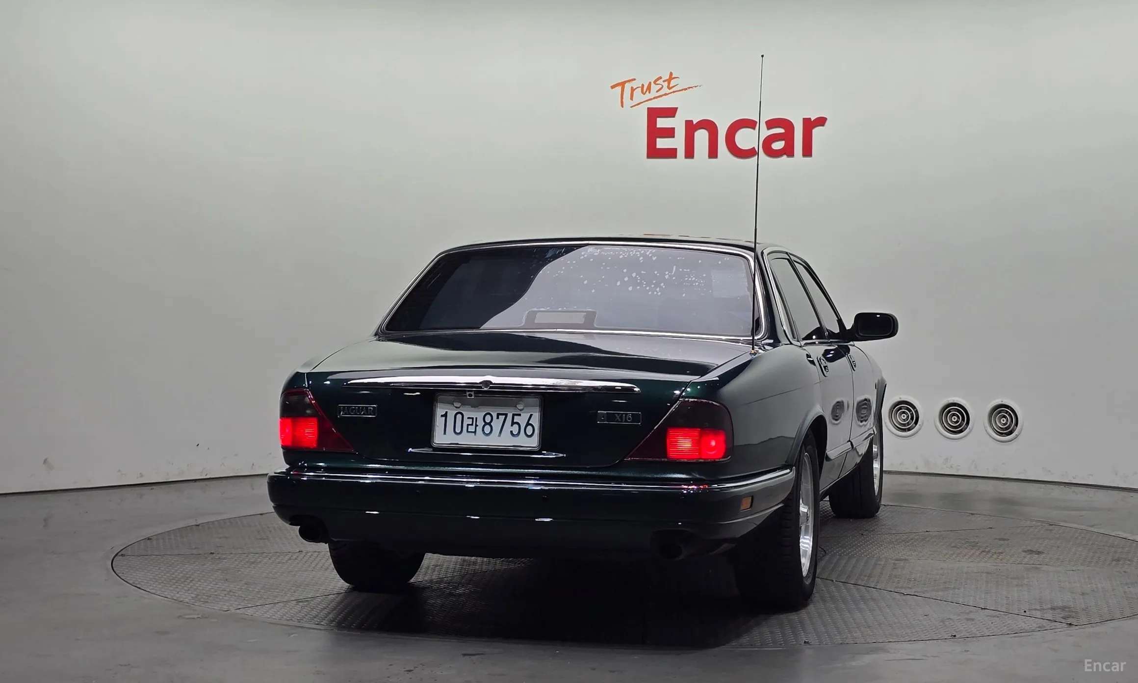 Jaguar XJ-6 превью 4