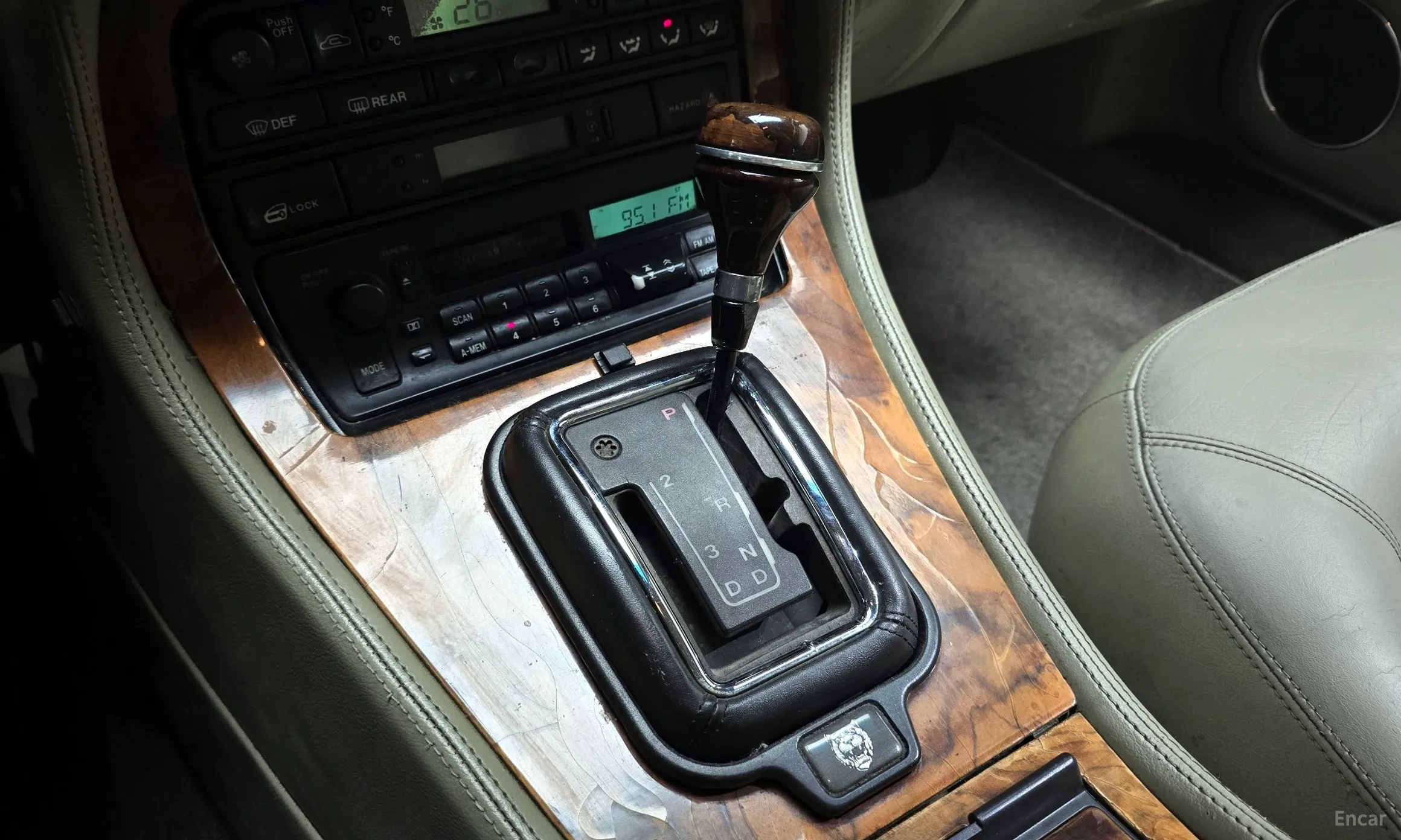 Jaguar XJ-6 превью 9