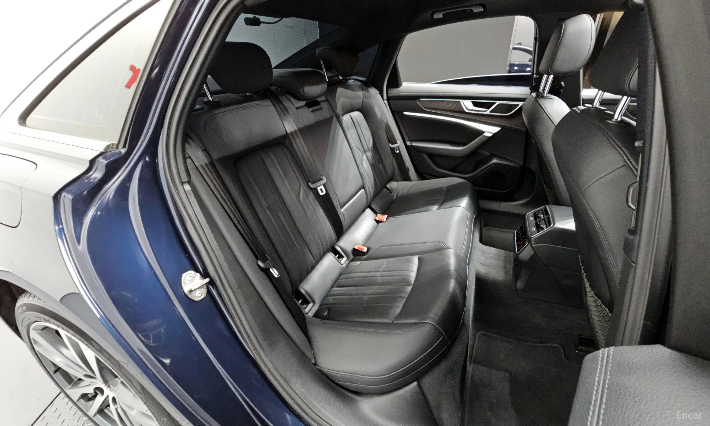 Audi A6 (C8) превью 11