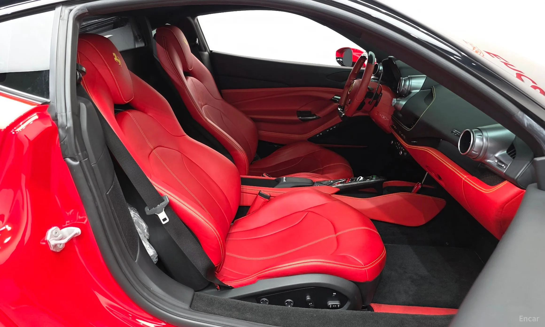 Ferrari F8 Tributo превью 11