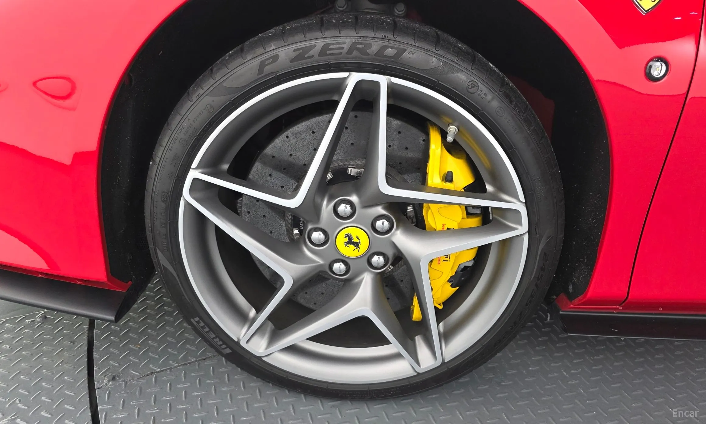 Ferrari F8 Tributo превью 5