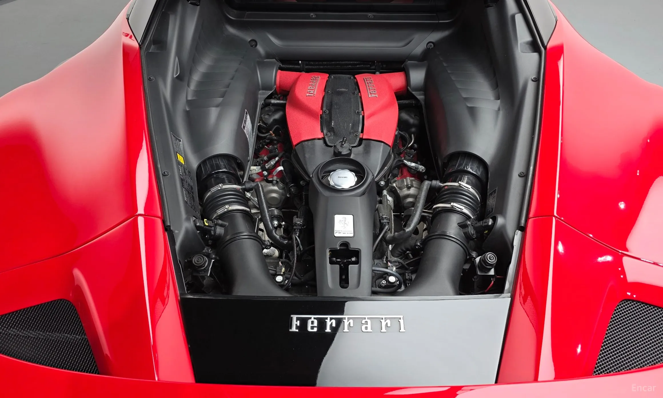 Ferrari F8 Tributo превью 6