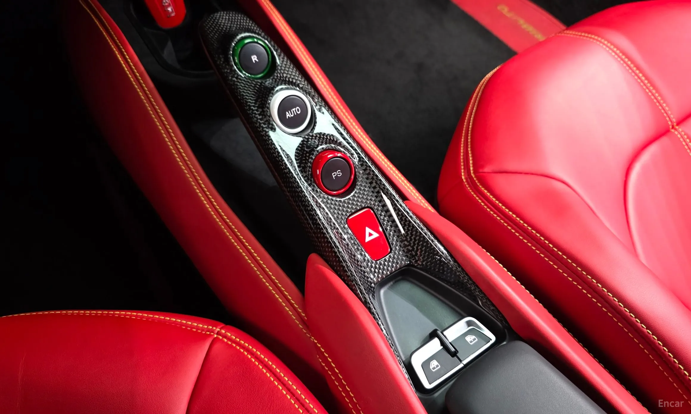 Ferrari F8 Tributo превью 9