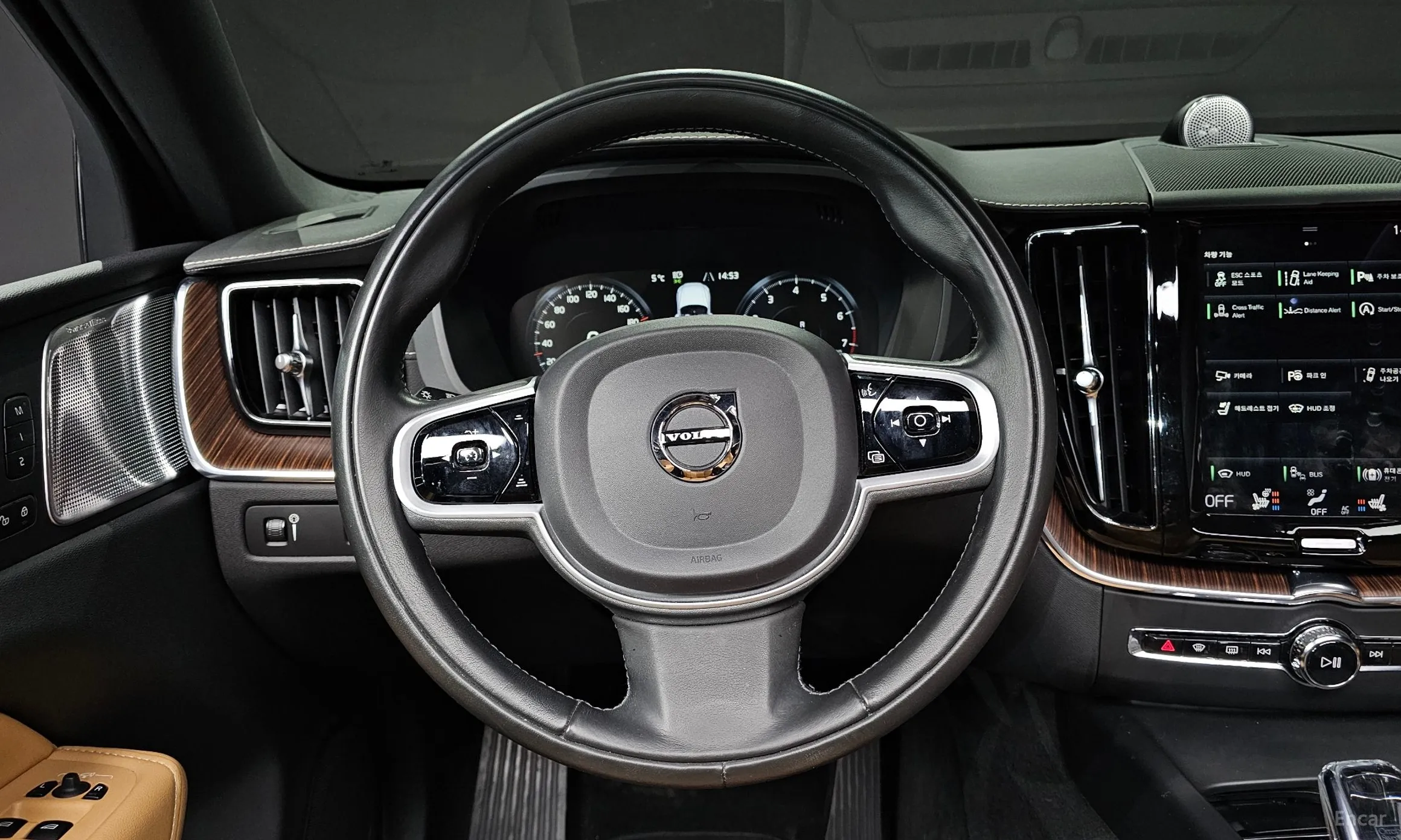 Volvo XC60 Gen 2 превью 13