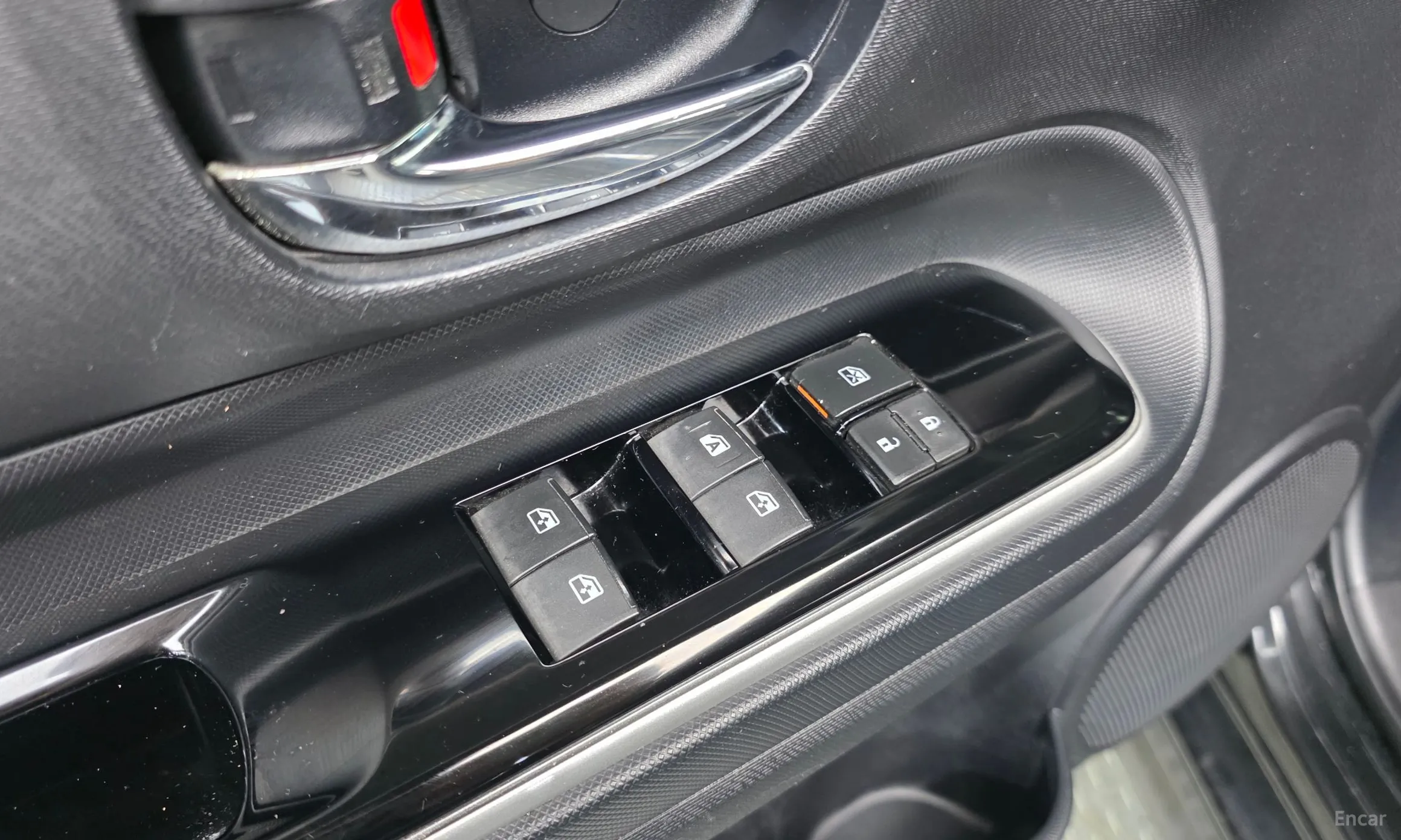 Toyota Prius C превью 12