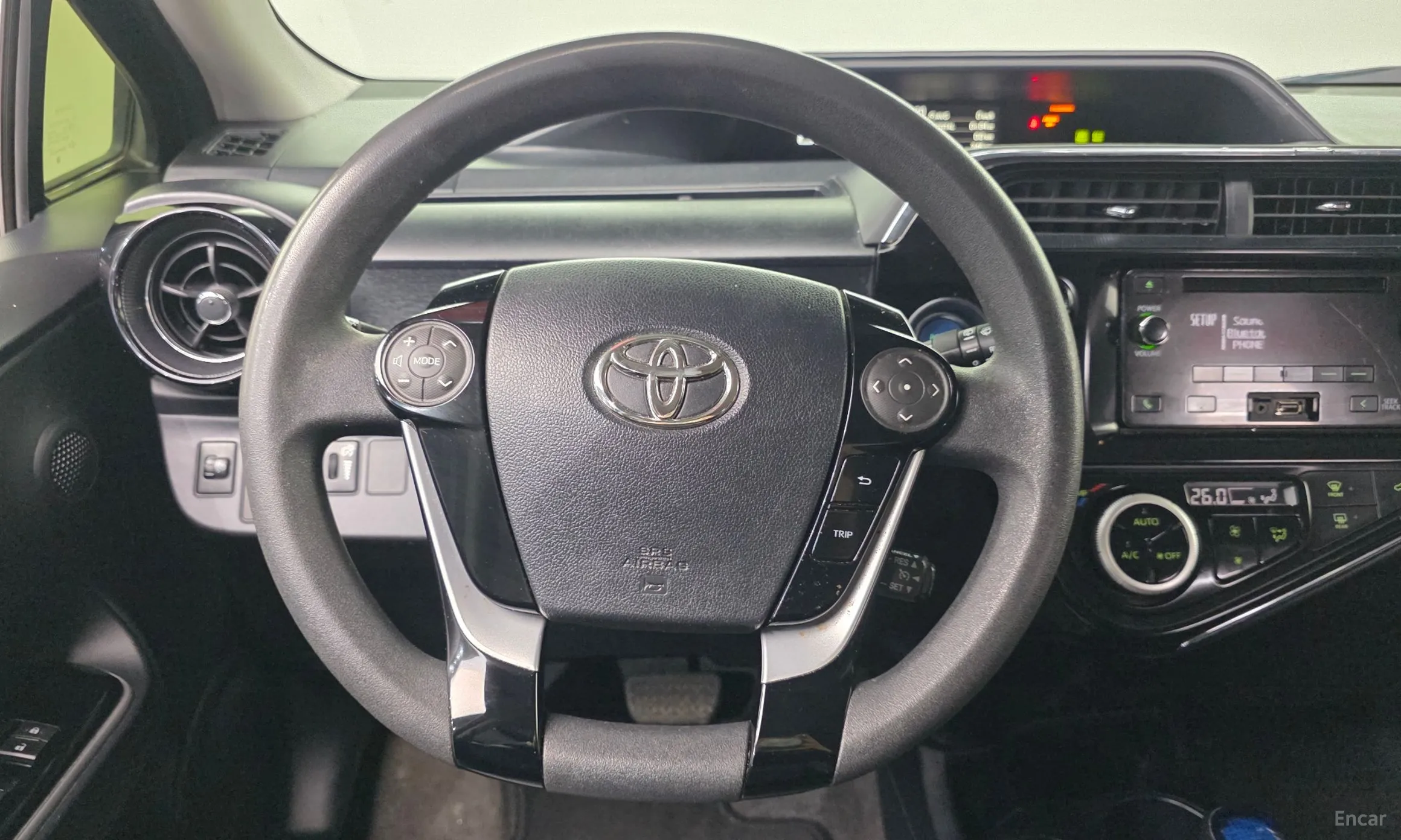 Toyota Prius C превью 14