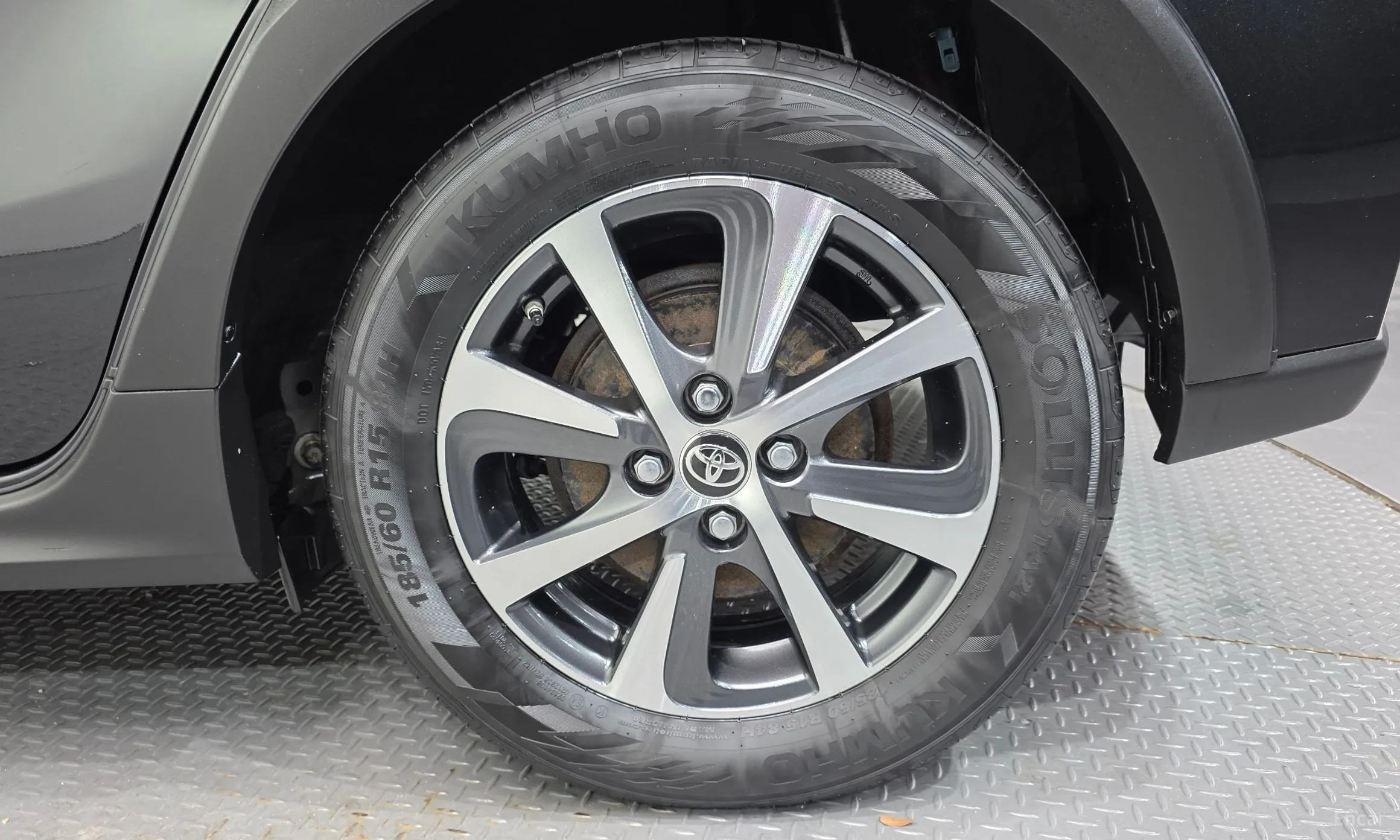 Toyota Prius C превью 5