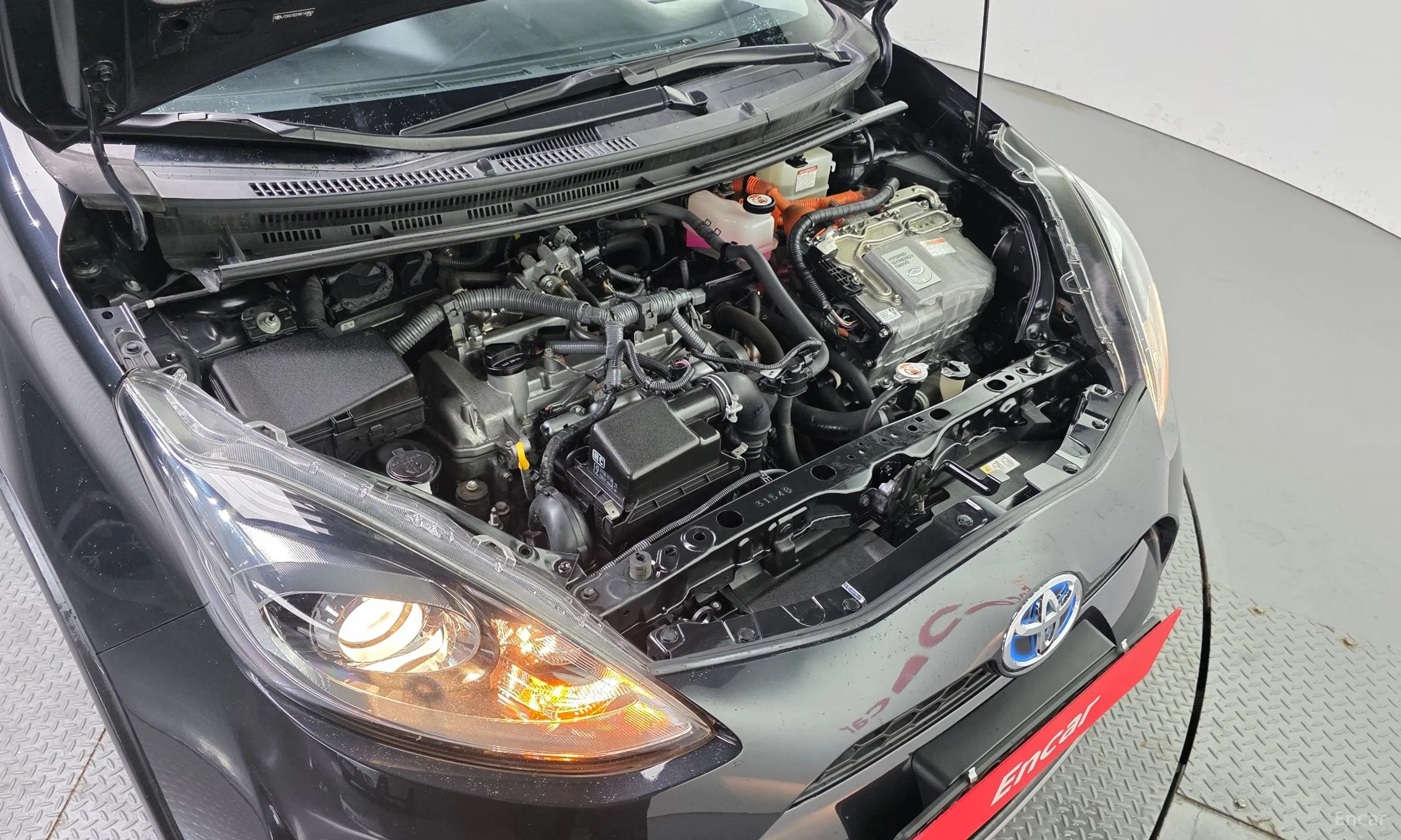 Toyota Prius C превью 6