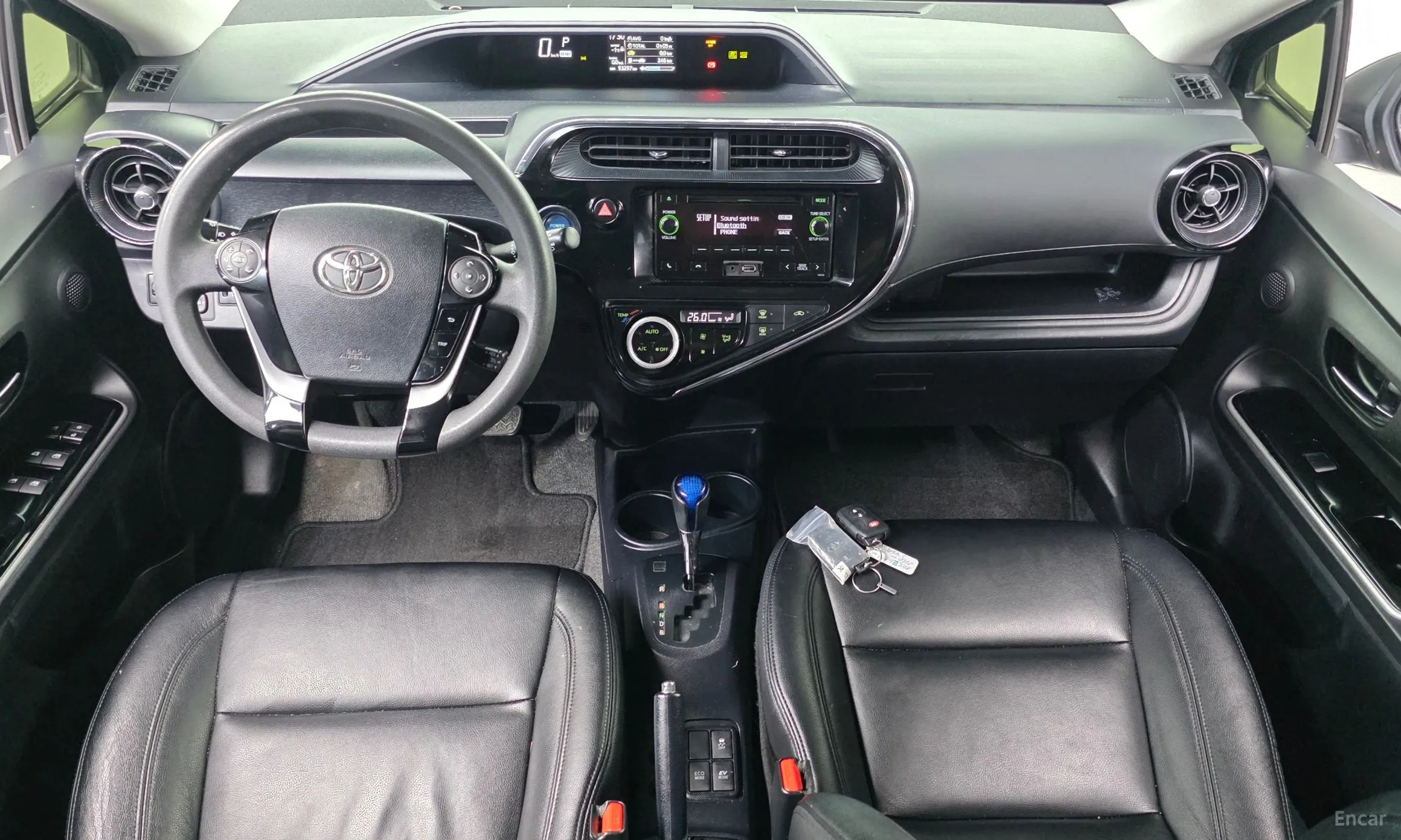 Toyota Prius C превью 7