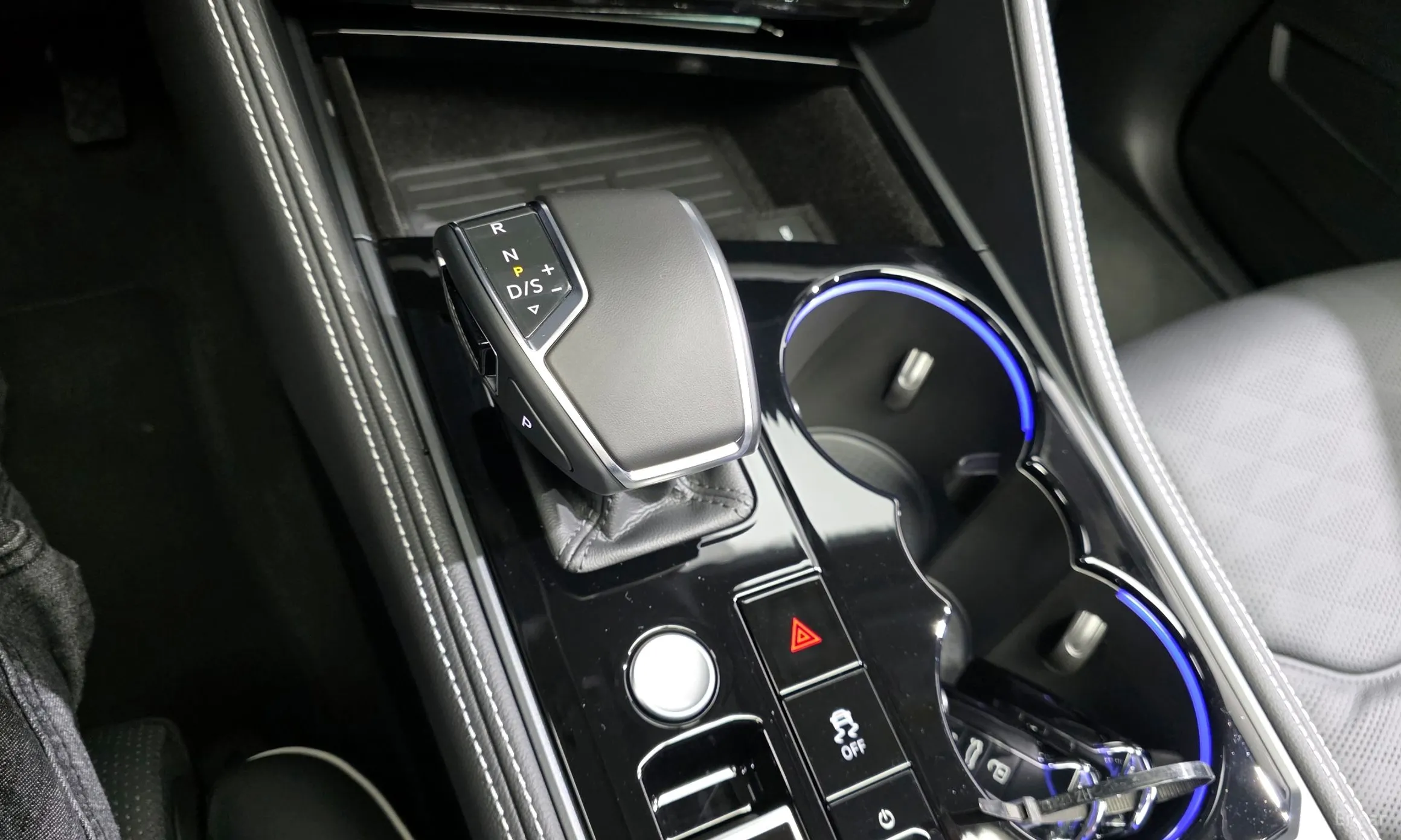 Volkswagen Touareg 3rd Generation превью 9