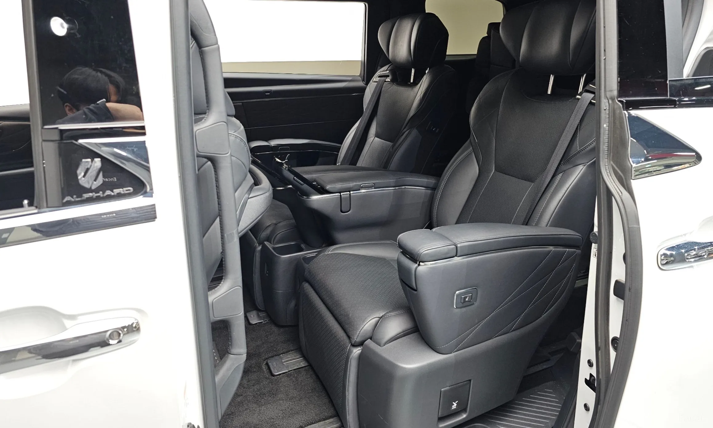 Toyota Alphard 4th Generation превью 12