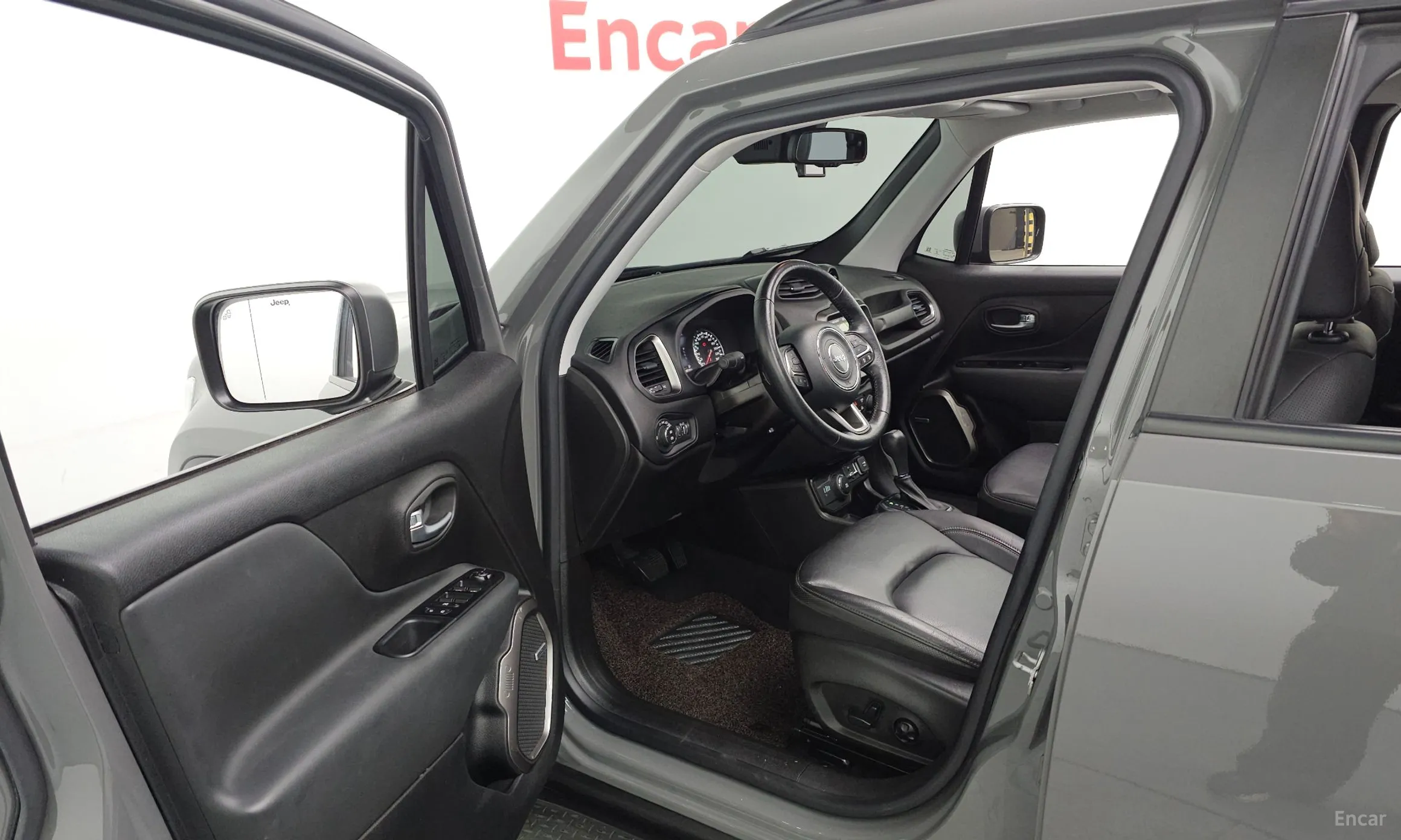 Jeep Renegade превью 10