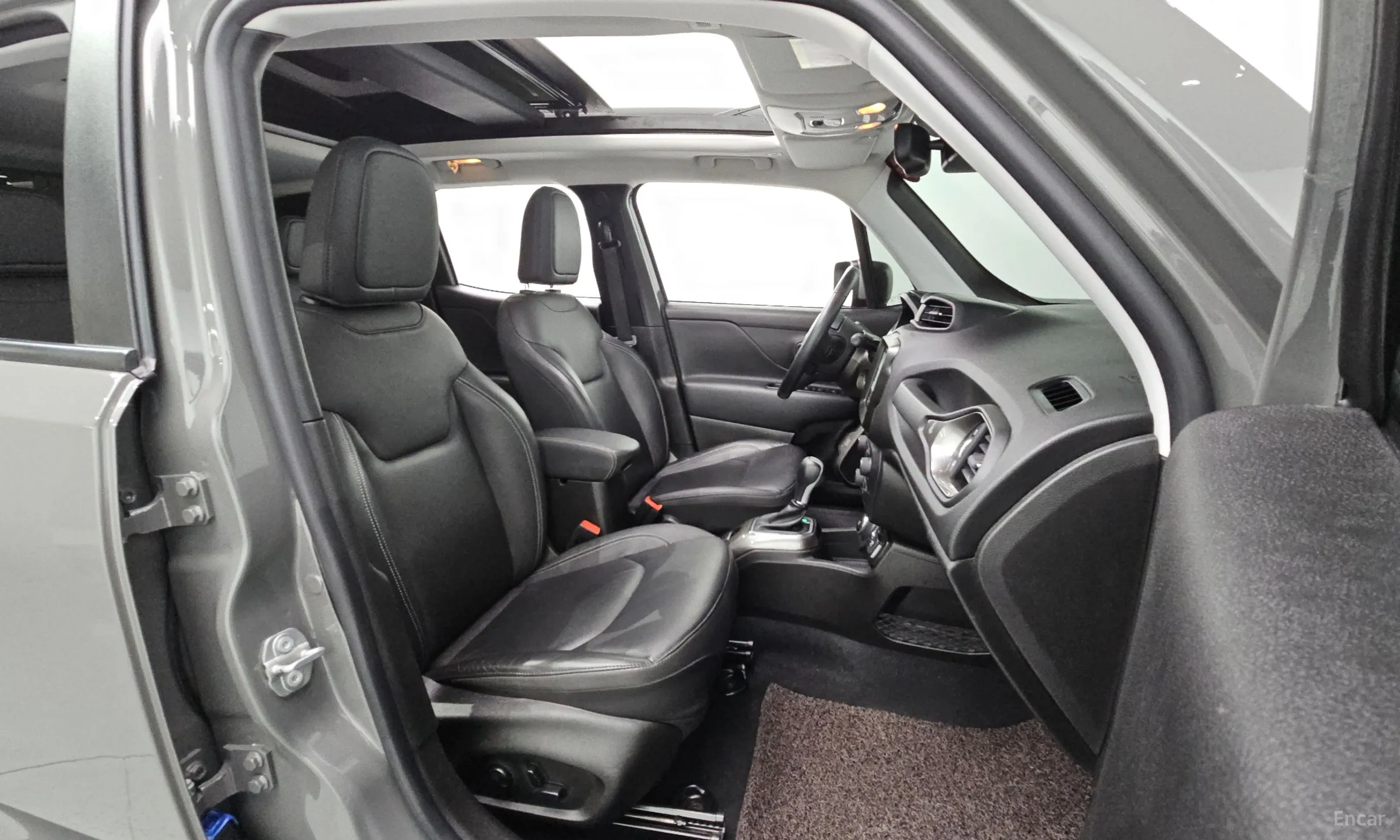 Jeep Renegade превью 11