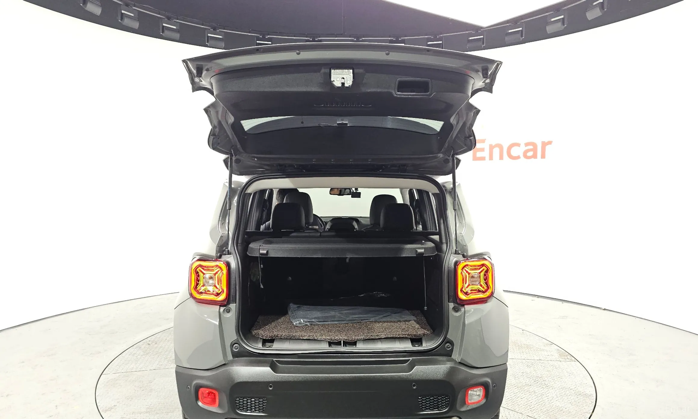 Jeep Renegade превью 20