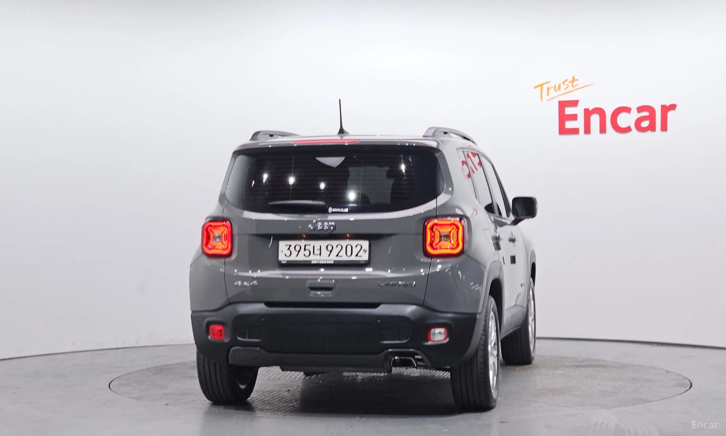 Jeep Renegade превью 4