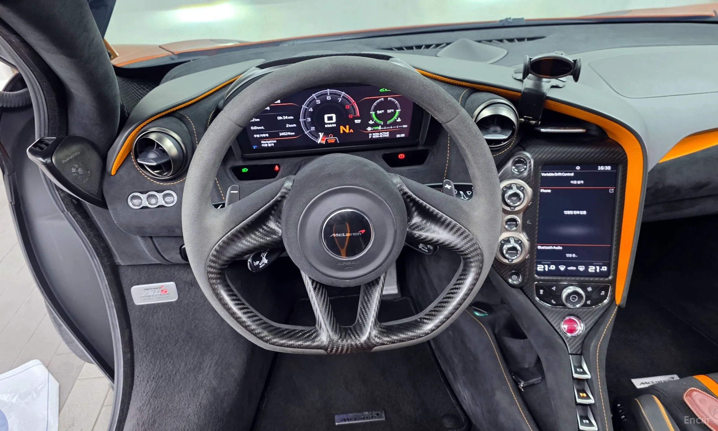 McLaren 720S превью 13