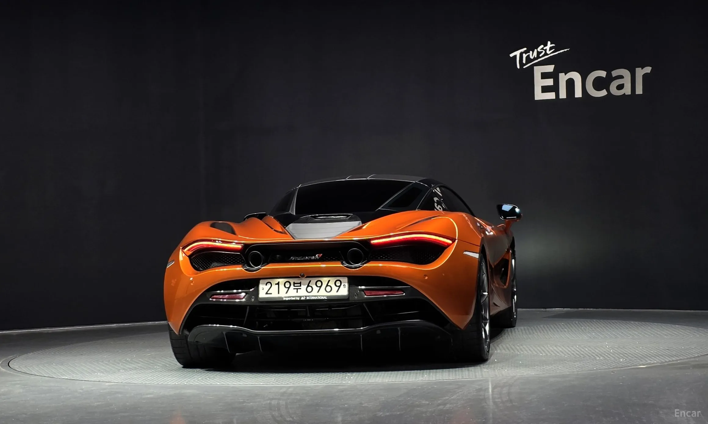 McLaren 720S превью 4