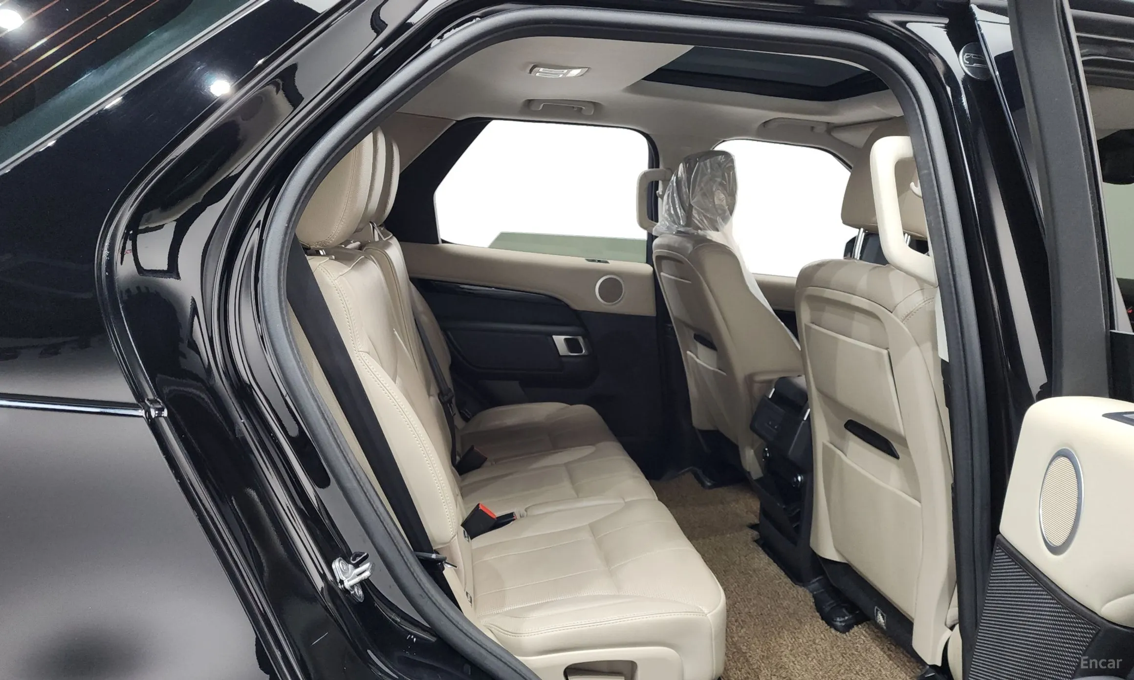 Land Rover Discovery 5 превью 12