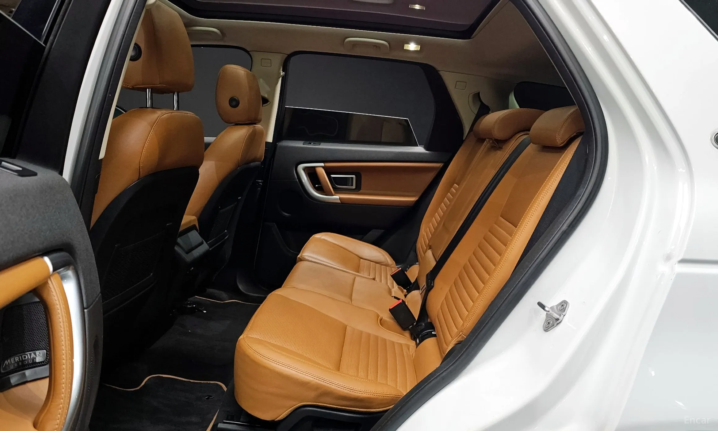 Land Rover Discovery Sports превью 12