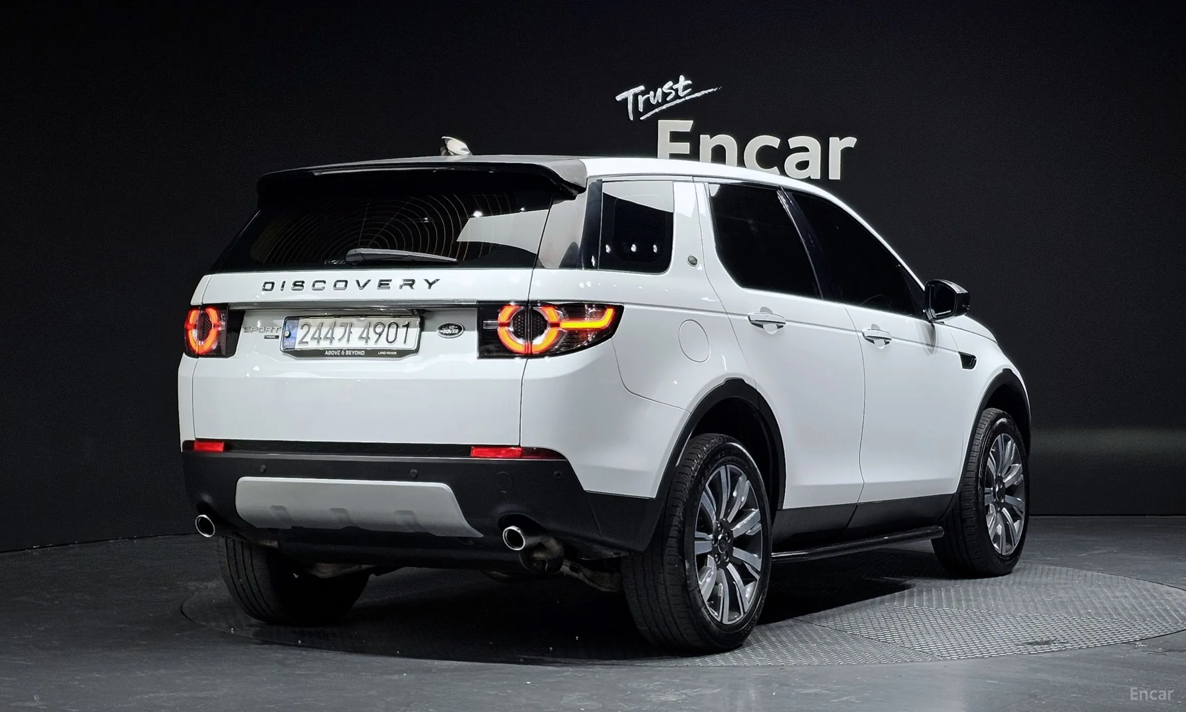Land Rover Discovery Sports превью 2