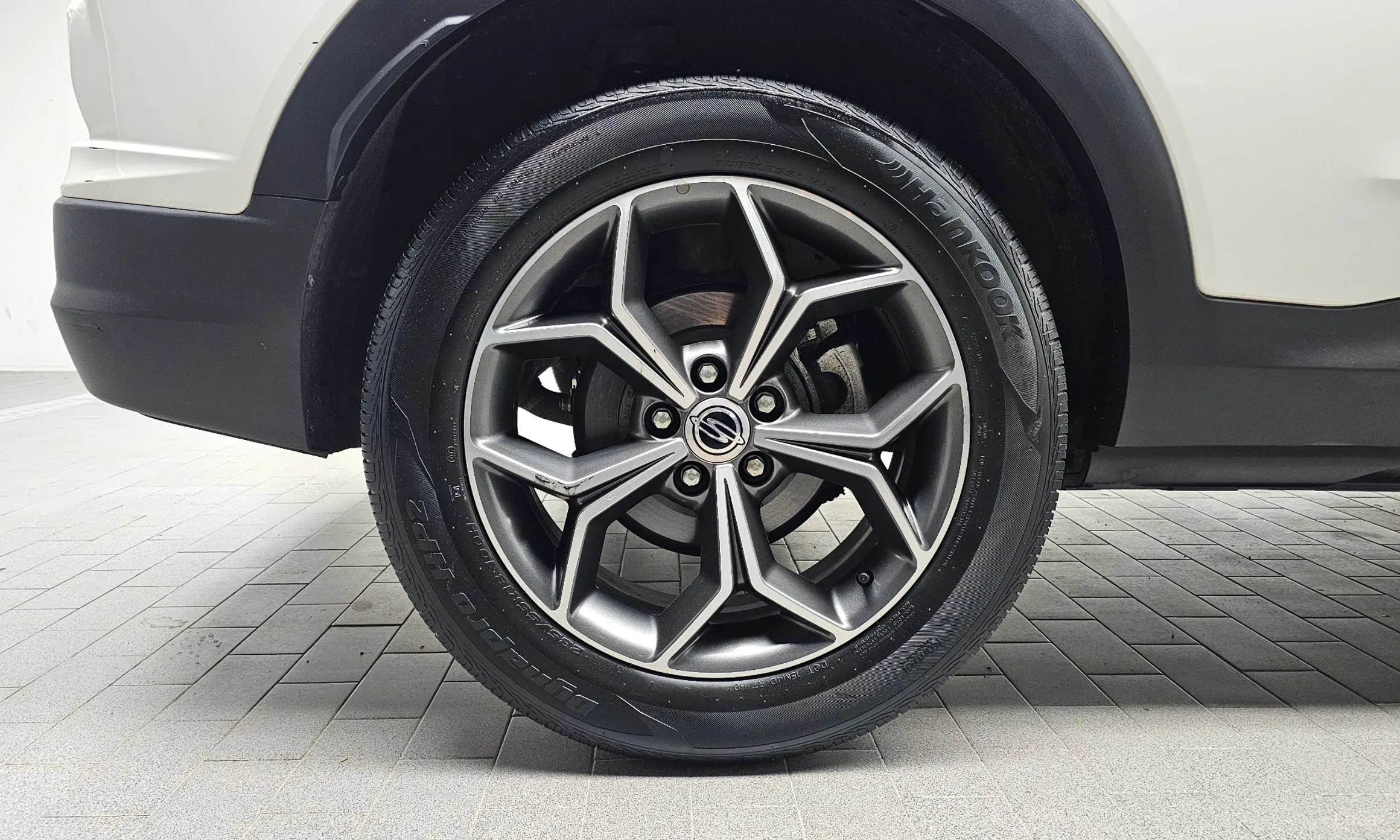 KG Mobility (SsangYong) Beautiful Korando превью 5