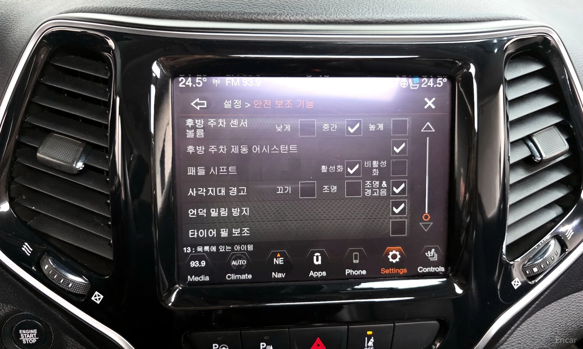 Jeep Cherokee (KL) превью 16