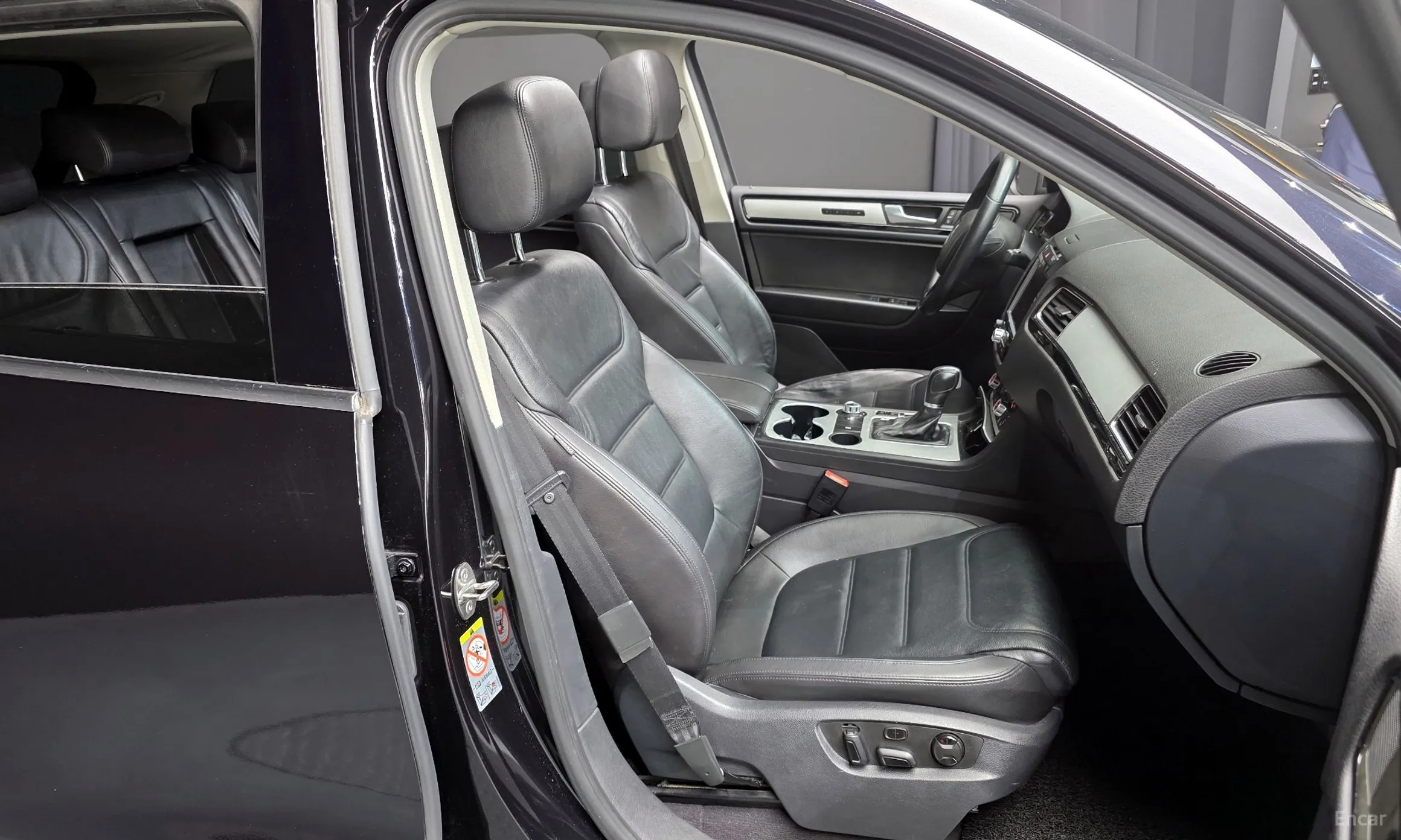 Volkswagen New Touareg превью 12
