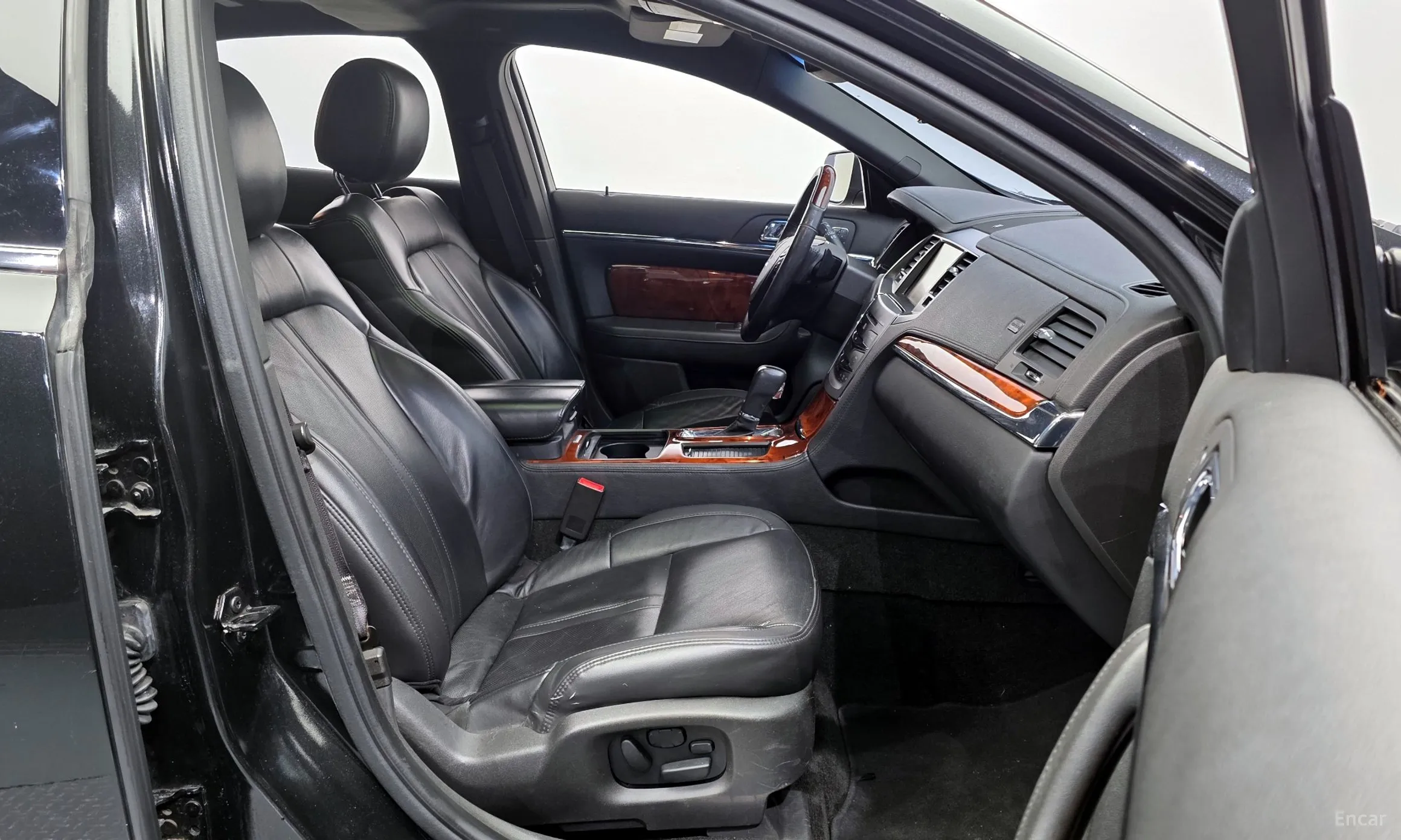 Lincoln New MKS превью 11